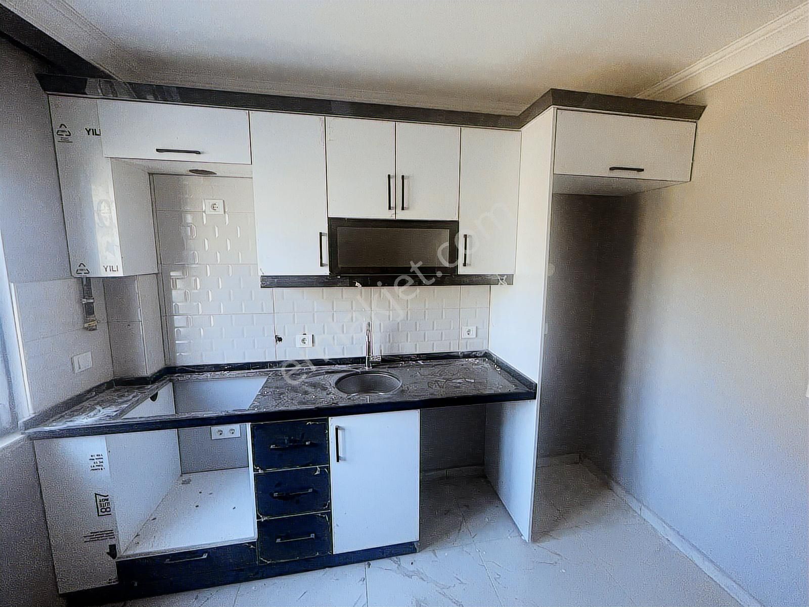 Sultanbeyli Hamidiye Mah. Göletin Yanında 3+1 Geniş Sıfır Daire - Görsel 12