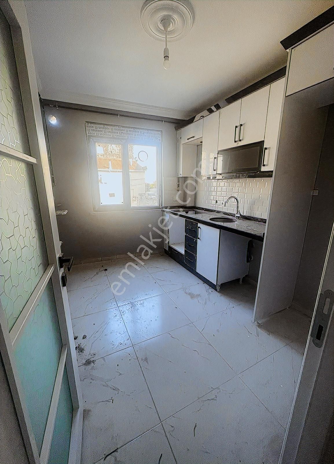 Sultanbeyli Hamidiye Mah. Göletin Yanında 3+1 Geniş Sıfır Daire - Görsel 11