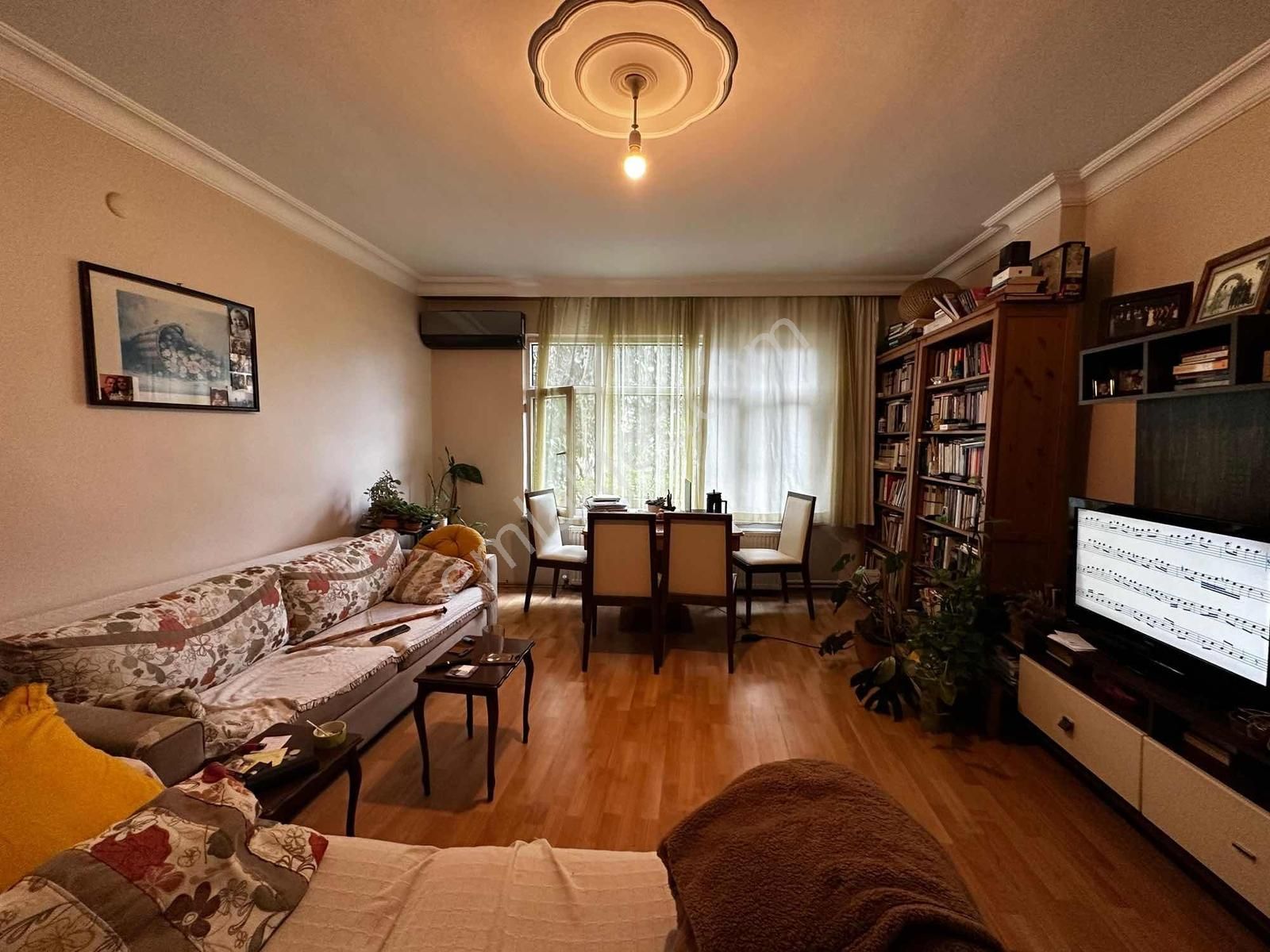 Nevmahalden Ahmediyede Merkezi Konumda Arakat Geniş Ferah Daire - Görsel 20