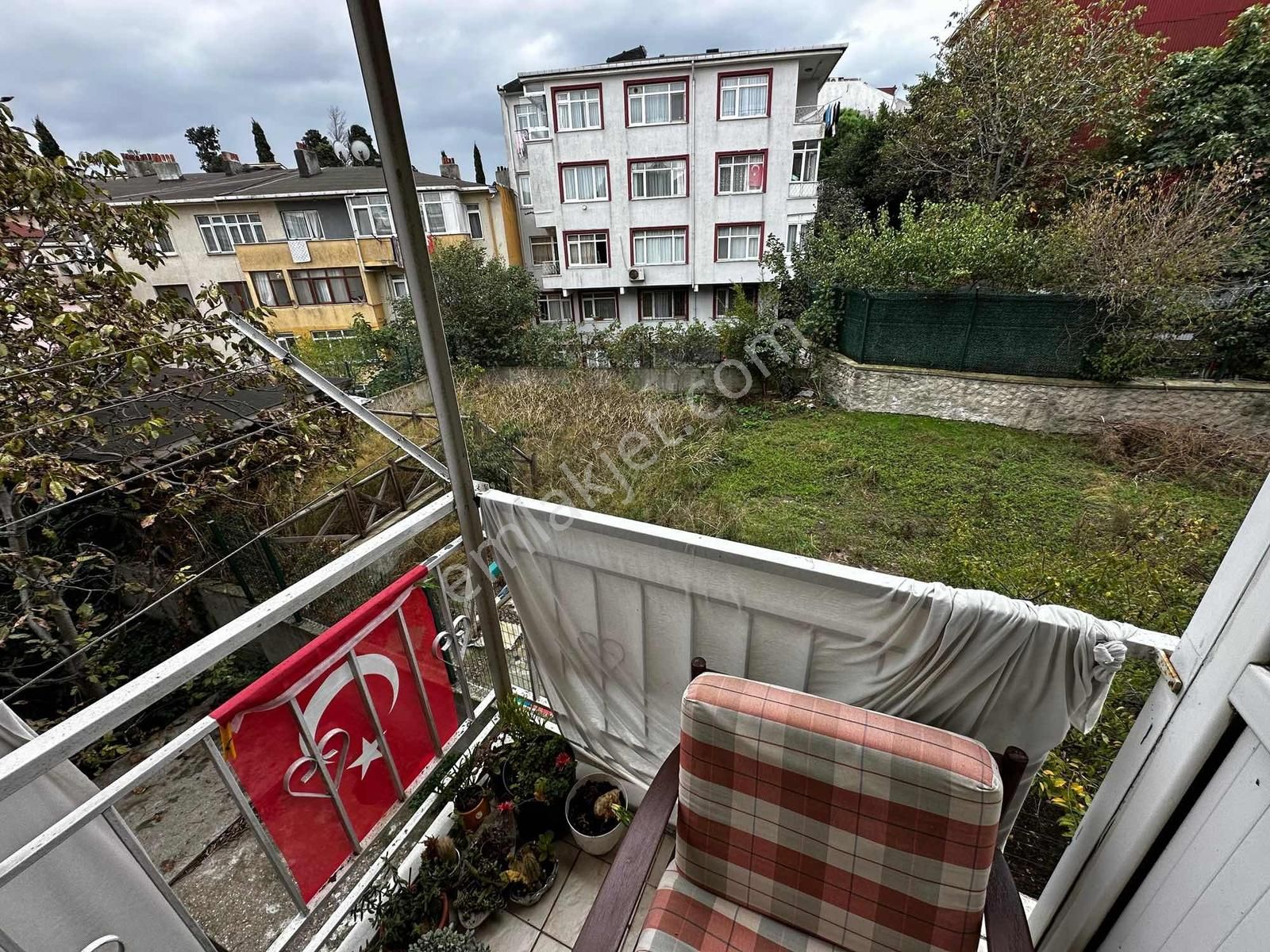 Nevmahalden Ahmediyede Merkezi Konumda Arakat Geniş Ferah Daire - Görsel 15