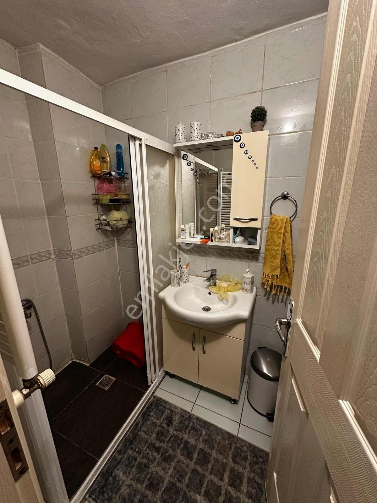 Nevmahalden Ahmediyede Merkezi Konumda Arakat Geniş Ferah Daire - Görsel 19