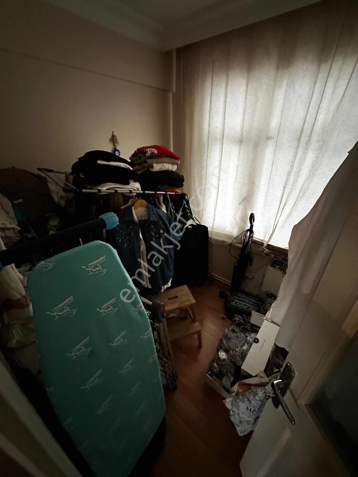 Nevmahalden Ahmediyede Merkezi Konumda Arakat Geniş Ferah Daire - Görsel 21