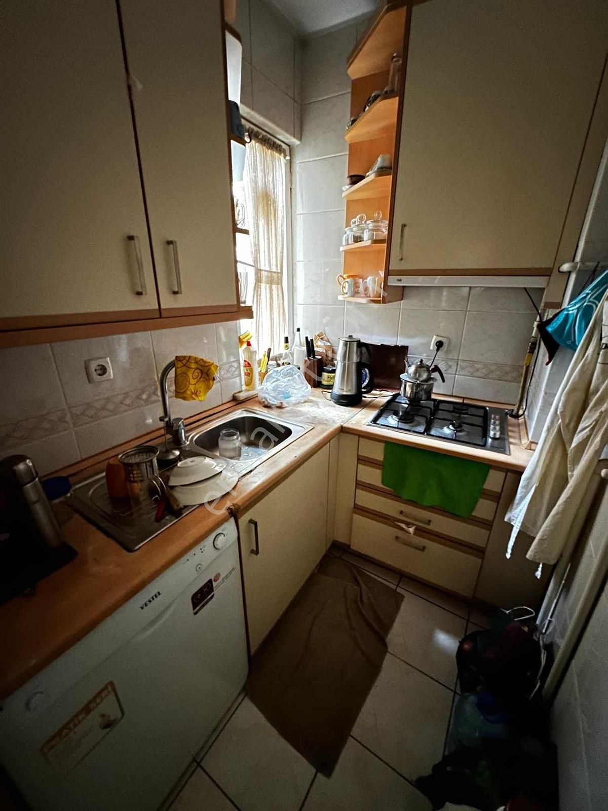 Nevmahalden Ahmediyede Merkezi Konumda Arakat Geniş Ferah Daire - Görsel 9