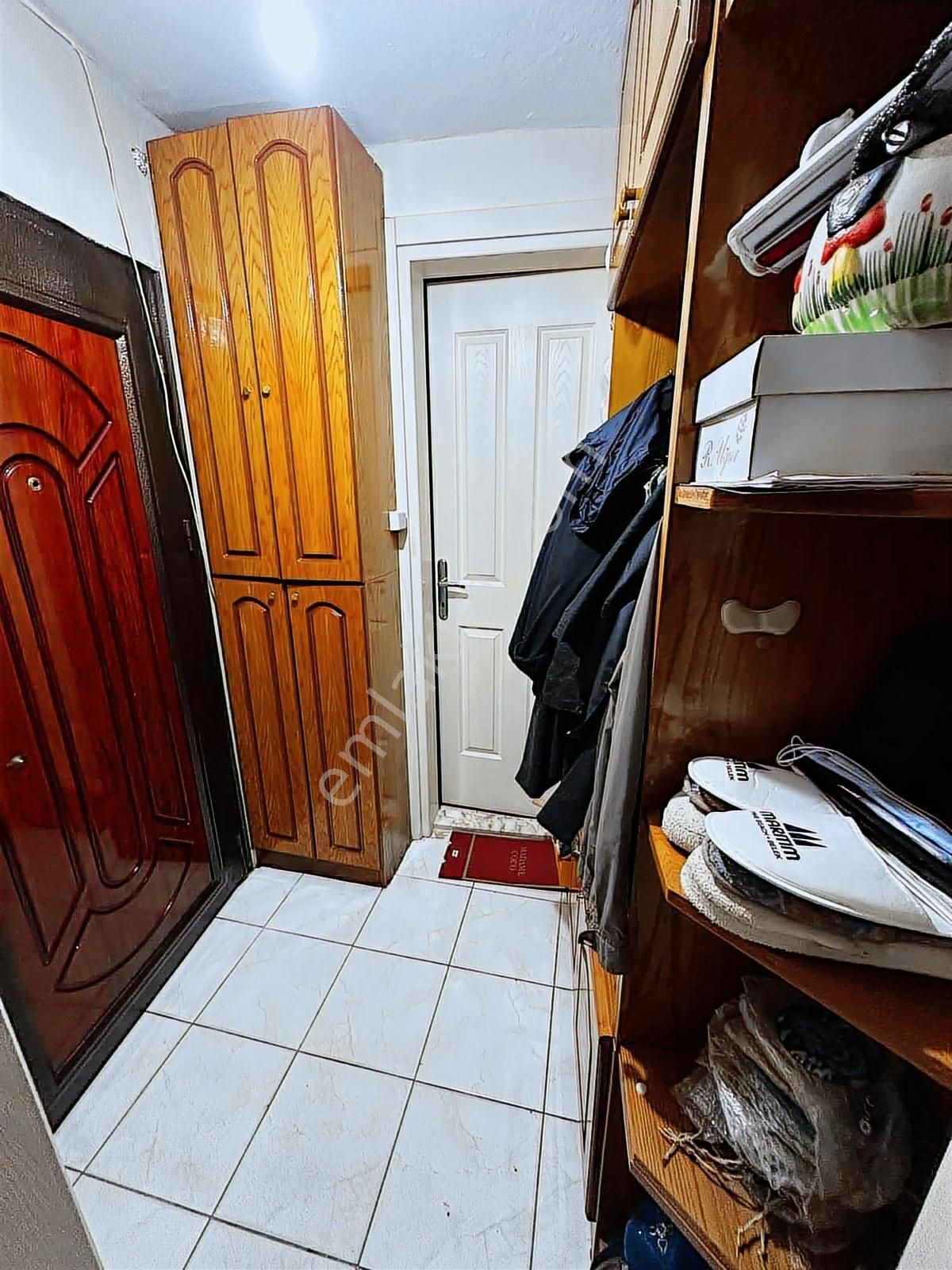 Nevmahalden Ahmediyede Merkezi Konumda Arakat Geniş Ferah Daire - Görsel 12