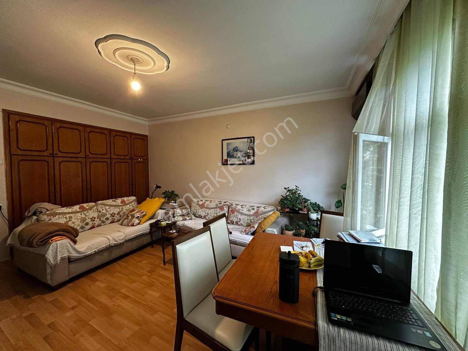 Nevmahalden Ahmediyede Merkezi Konumda Arakat Geniş Ferah Daire - Görsel 16