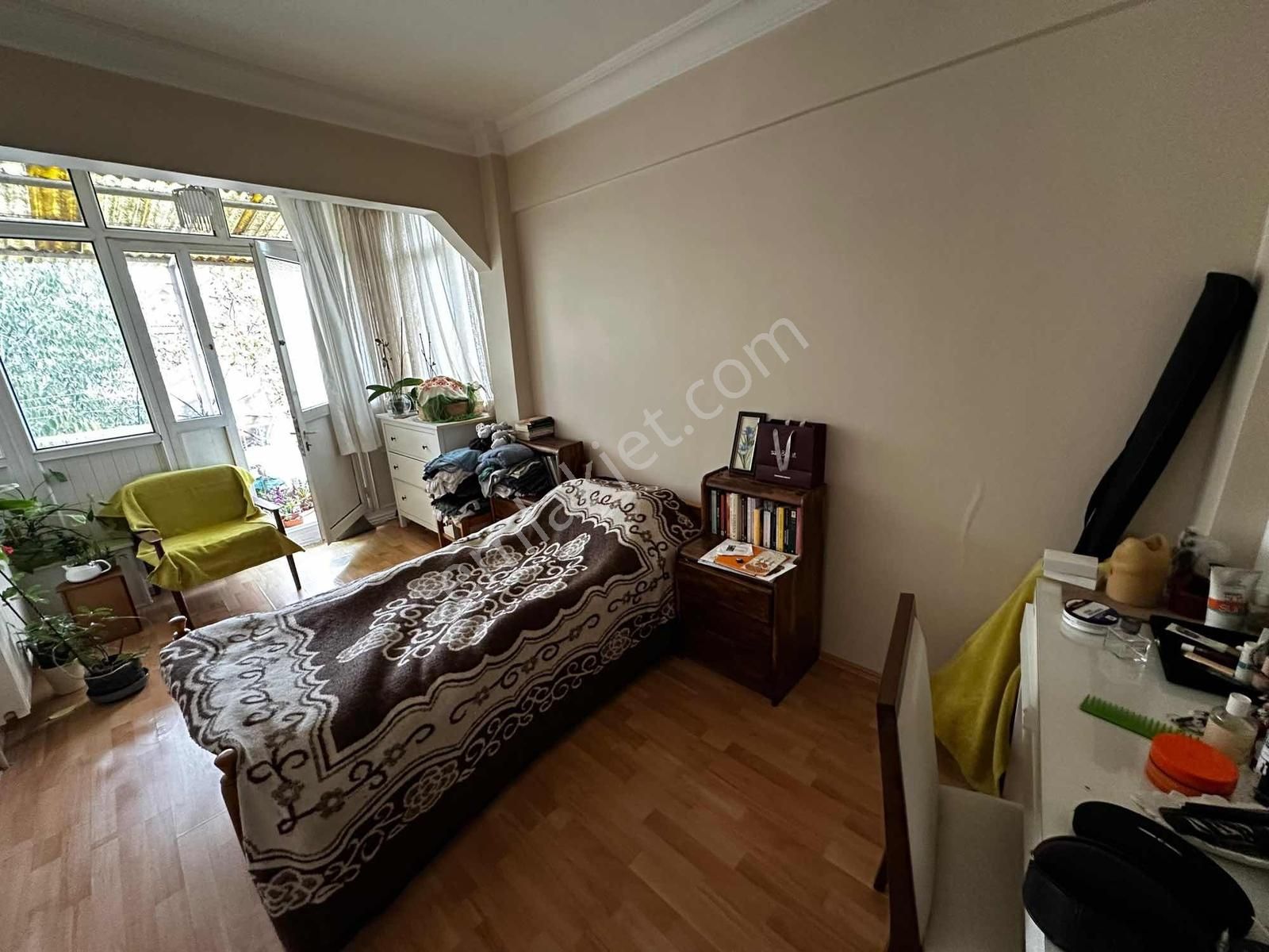 Nevmahalden Ahmediyede Merkezi Konumda Arakat Geniş Ferah Daire - Görsel 23