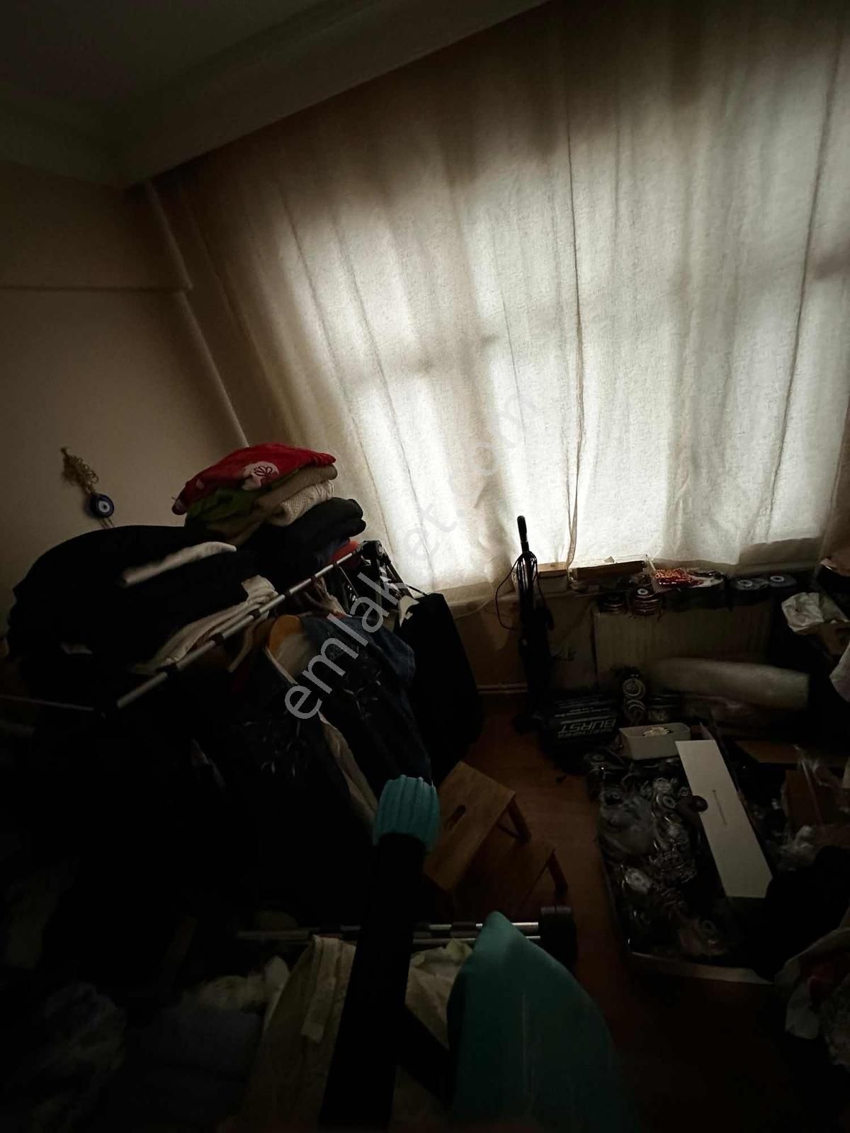 Nevmahalden Ahmediyede Merkezi Konumda Arakat Geniş Ferah Daire - Görsel 8