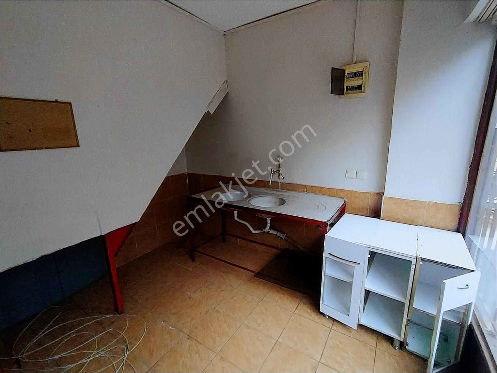 Teomanpaşa Mah. Cuma Pazarı Yanı 270 M2 Kiralık Dükkan - Görsel 3