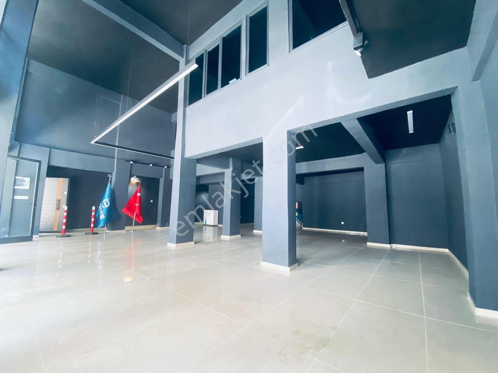 Alemdağ Caddesi Çevresi Yatırıma Uygun 400 M² Ticari Gayrimenk - Görsel 2