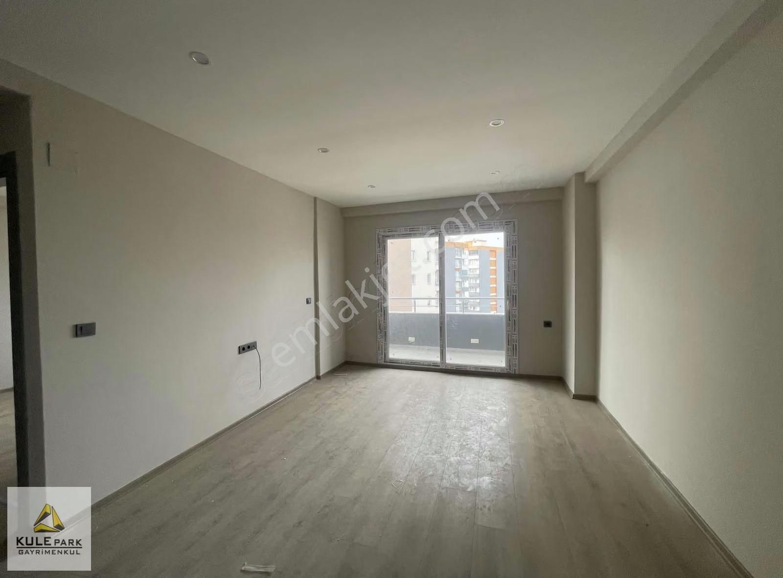 Carkıpare Sınırında Cok Genıs Yenı Bınada Balkonlu Lüx 1+1 - Görsel 7