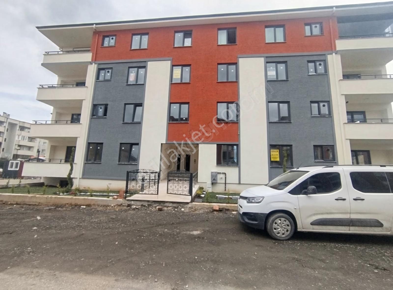 Alemdar Gayrimenkul Yeni Mah.cumr.ilk Okulu Altı Kiralık 2+1 - Görsel 29