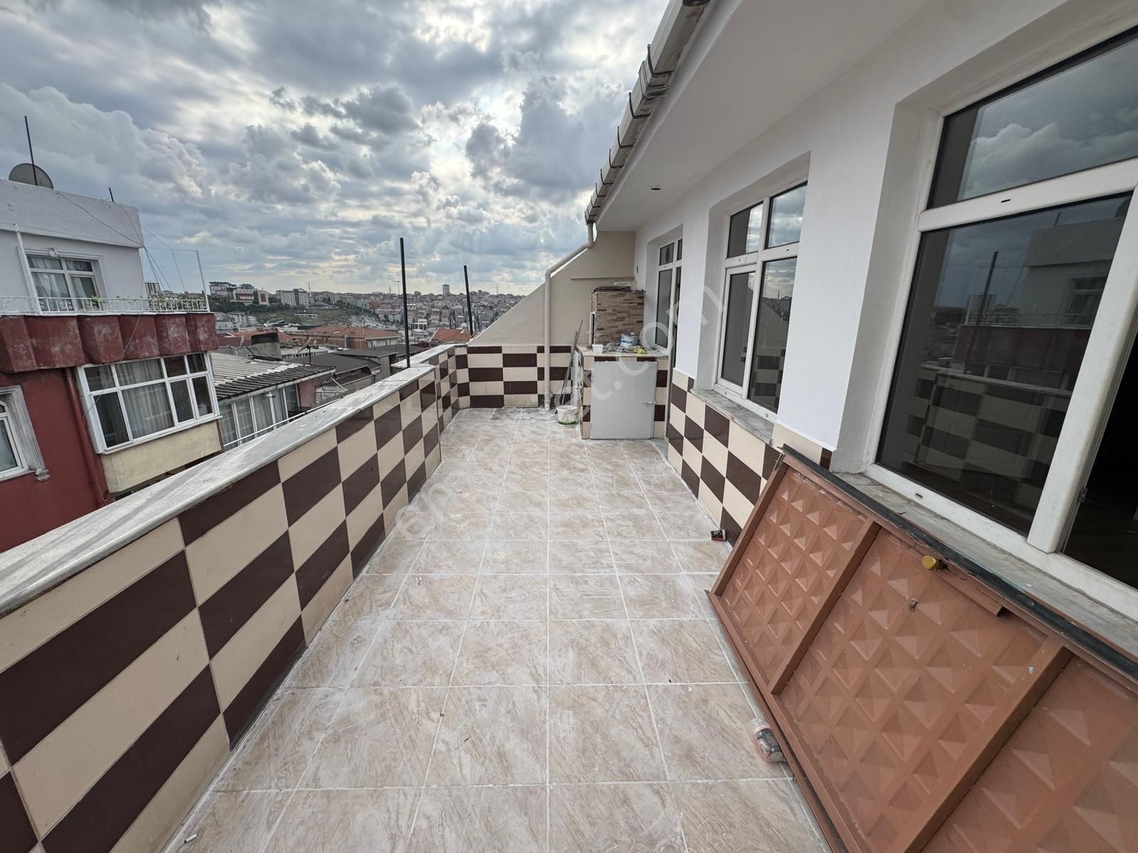 Menderes Metro Meydan Yakın 3+1 120 M2 5.kat Teraslı Daire - Görsel 18