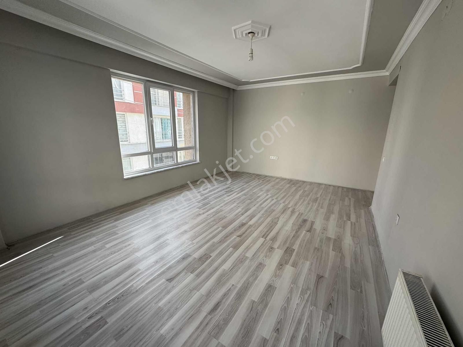 Zafer Mah. Derman Cad. Yakını Arakat Kiralık 3+1 Köşe Daire - Görsel 2