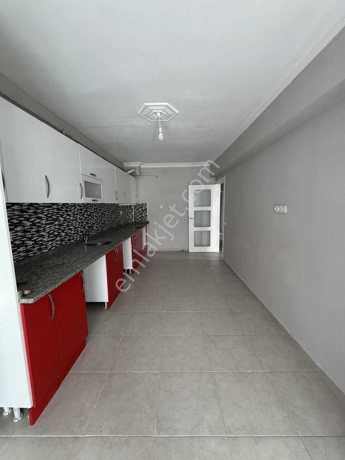 Zafer Mah. Derman Cad. Yakını Arakat Kiralık 3+1 Köşe Daire - Görsel 3