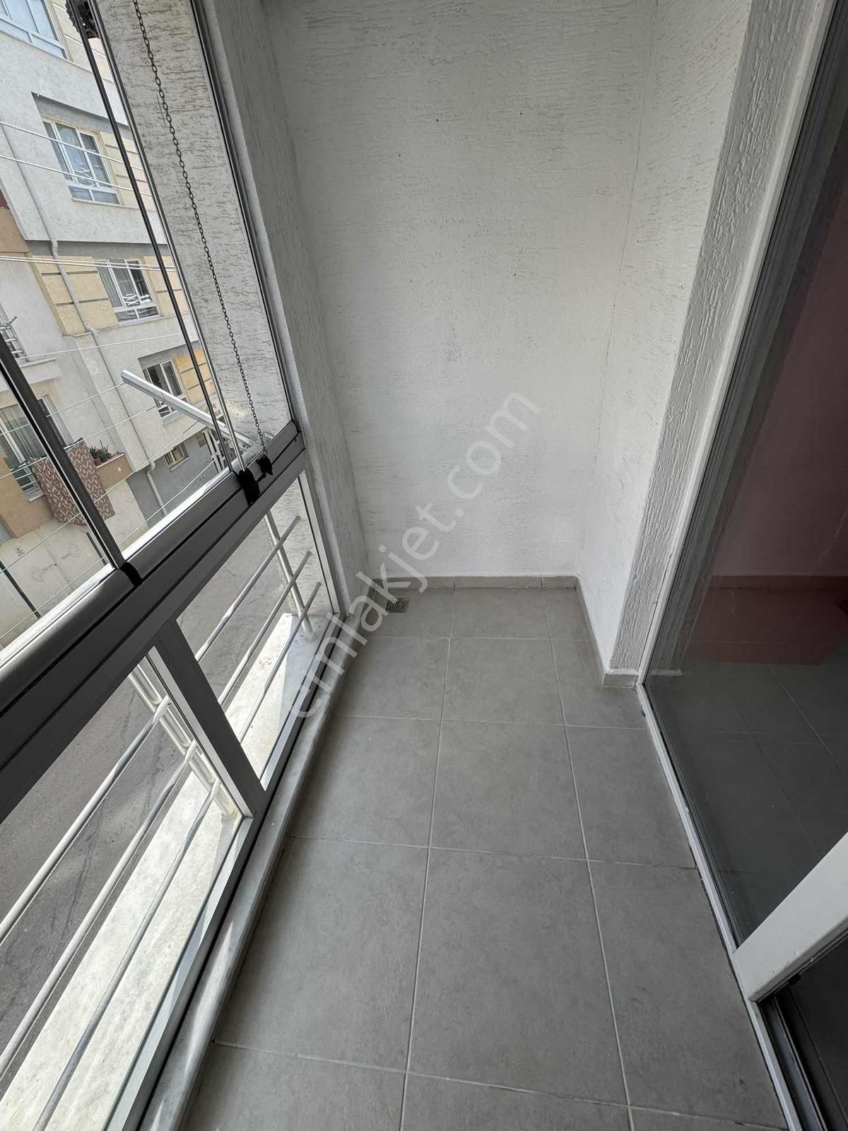 Zafer Mah. Derman Cad. Yakını Arakat Kiralık 3+1 Köşe Daire - Görsel 13