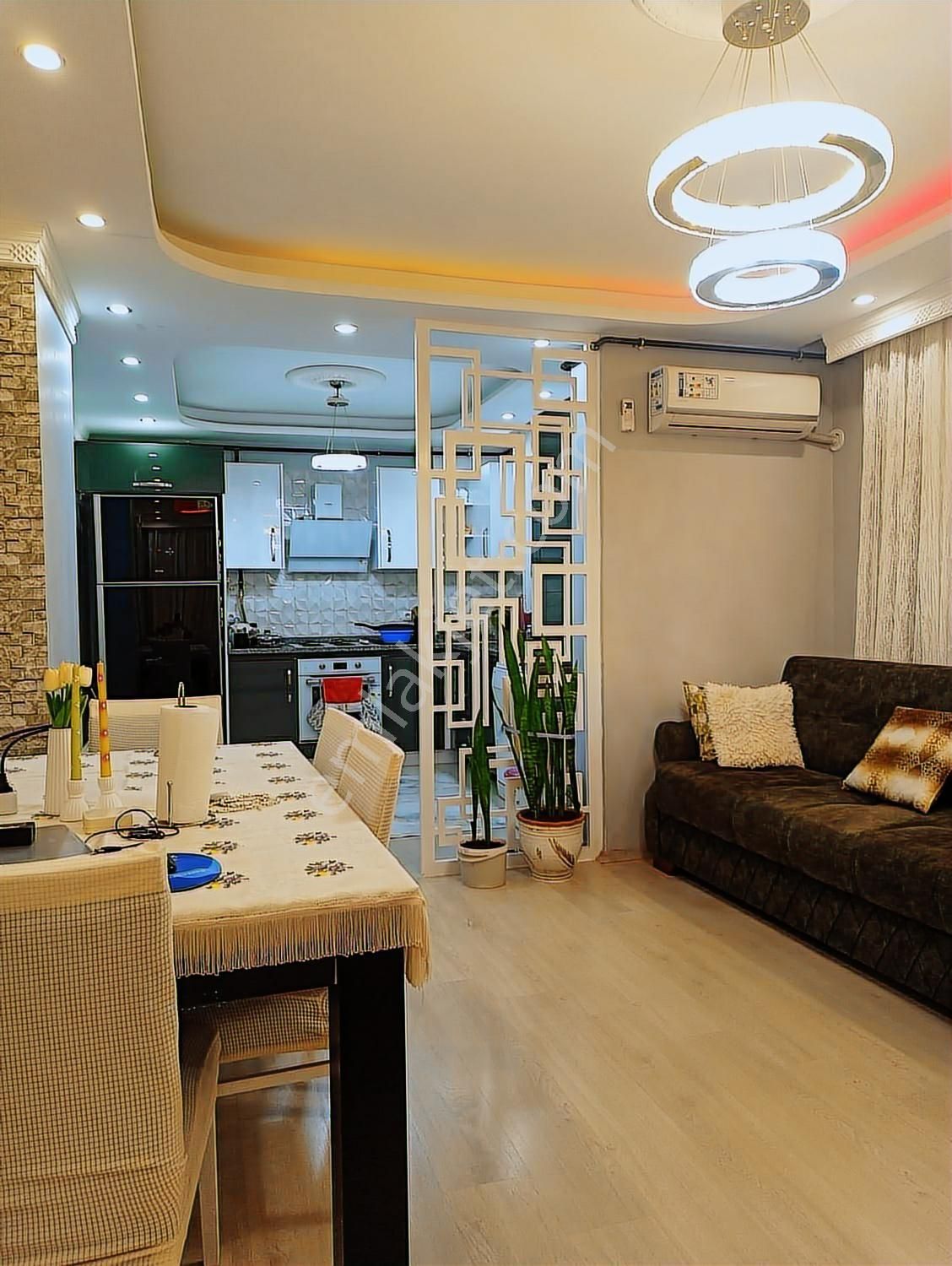 Çukurova Yüzüncüyıl Mah.de Doğalgazlı Satılık 4+1 Daire