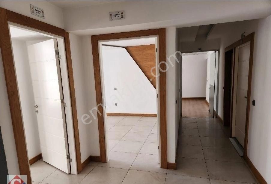 Görgün'den Atatürk Cad. 200m2 5 Bölümlü 1. Kat Kiralık Ofis - Görsel 19