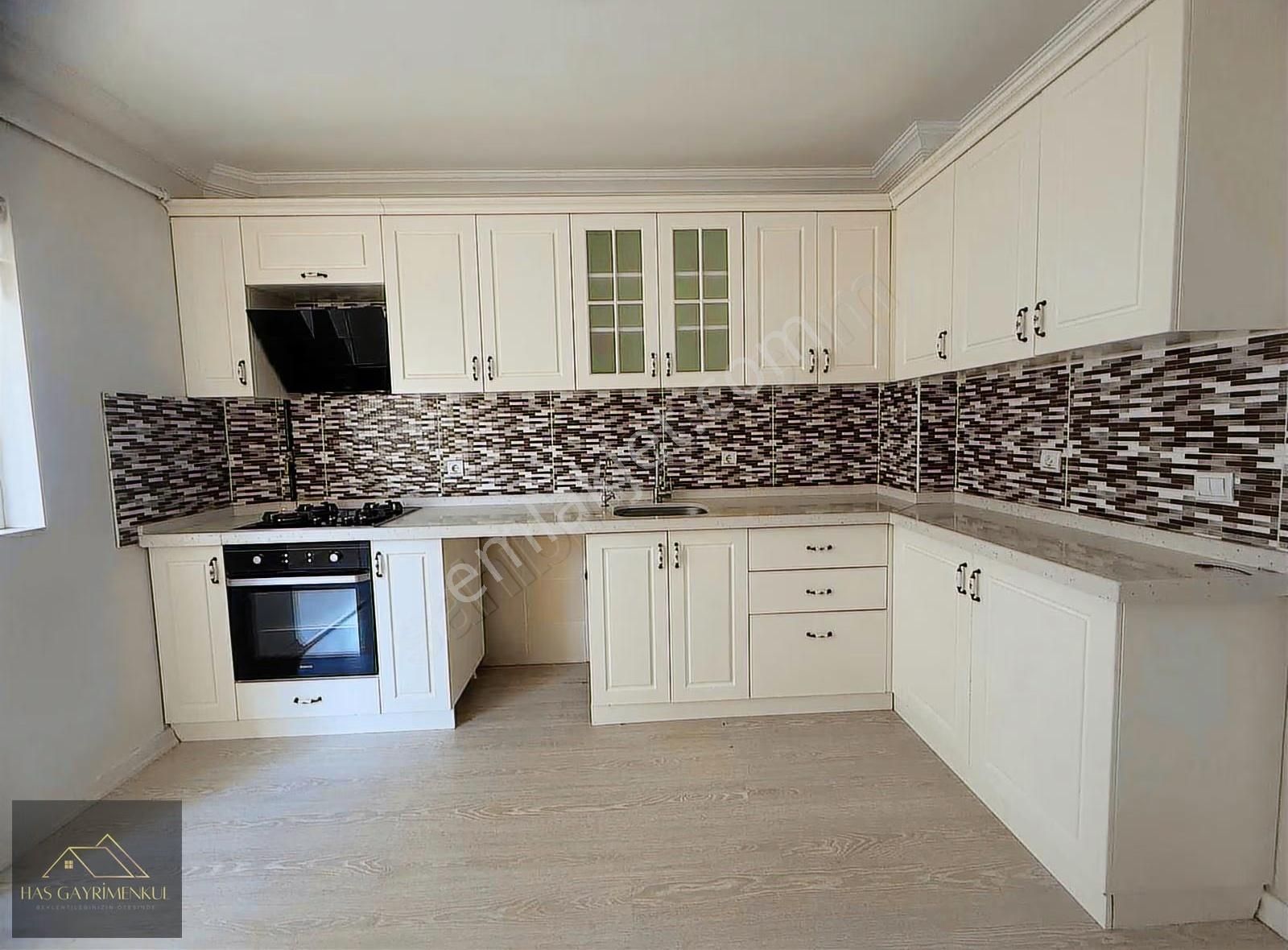 Has Gayrimenkul'den Merkezde 4+1 160m2 1. Katta - Görsel 4