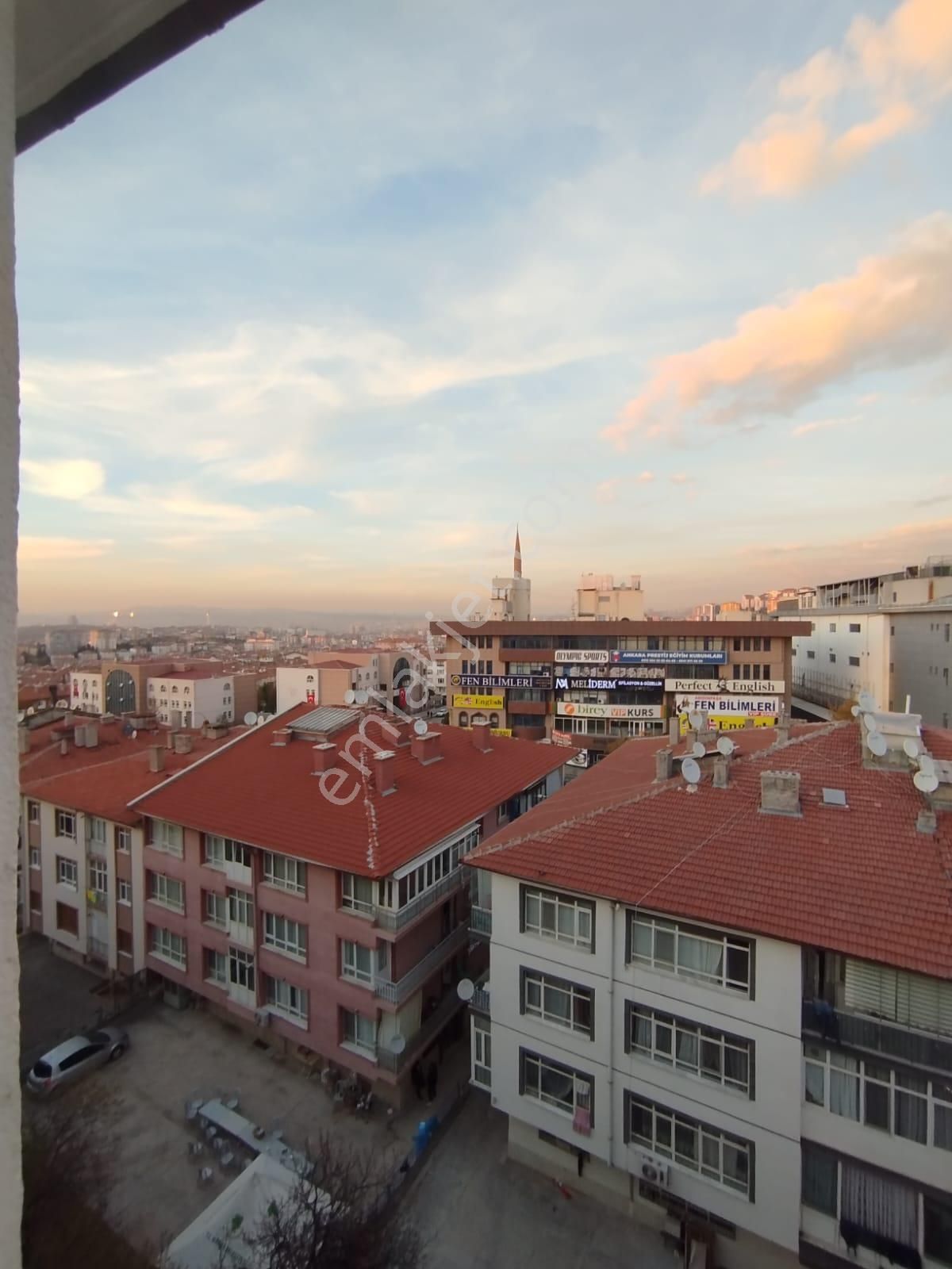 Abidinpaşa'da 115m2 3. Kat 3+1 Full Yapılı Çift Balkon Yalıtımlı Salon Bağımlı Manzaralı Kiralık - Görsel 4