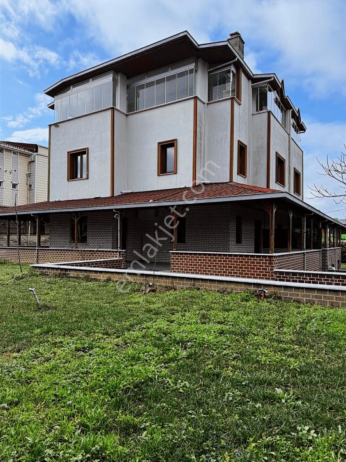 Site İçerisinde 500mt2 Arsa İçine Kurulu Satılık Villa