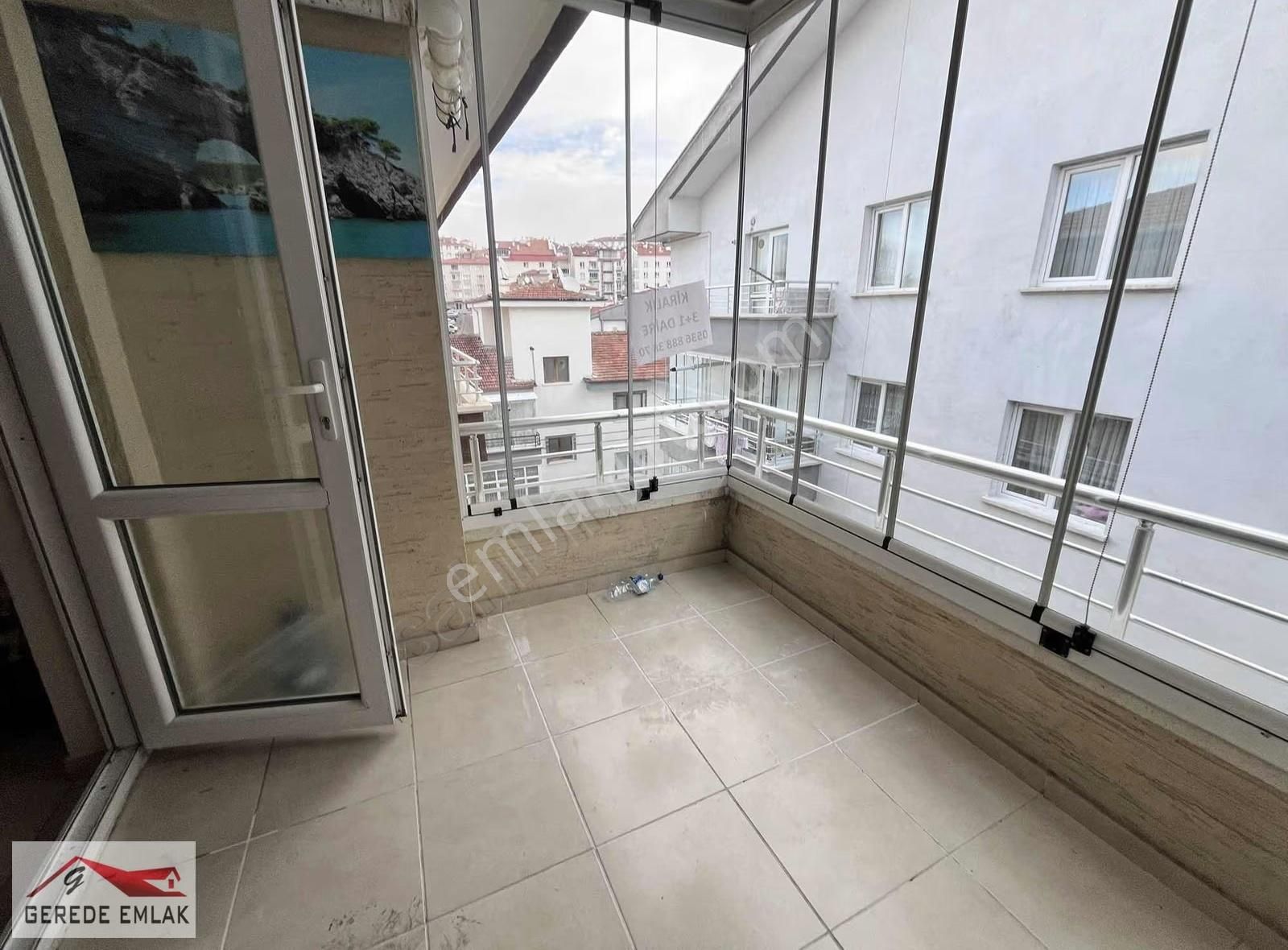 Caddeye Bir Bina Katta İskanlı Geniş Daire Fırsat Dairesi - Görsel 11