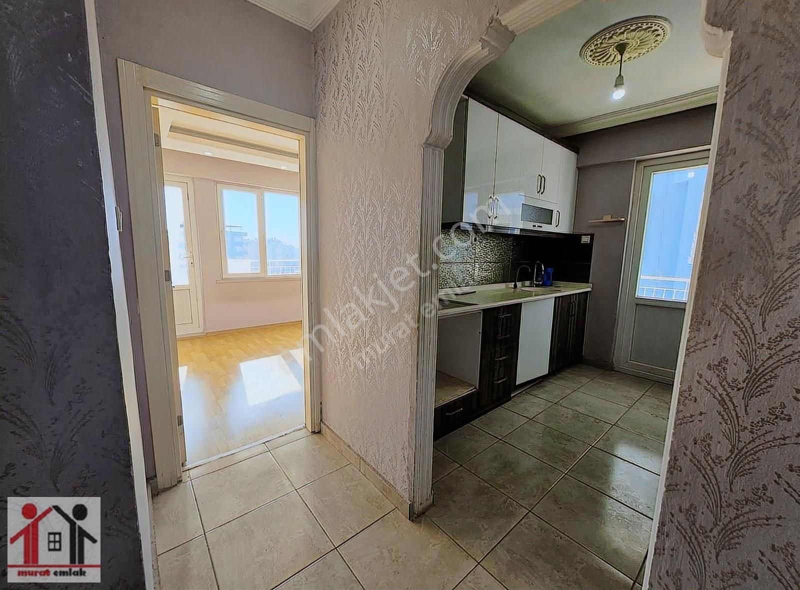 Meydan Tıp Yanında Tam Meydan Kaşağında Asansörlü 3+1 - Görsel 26