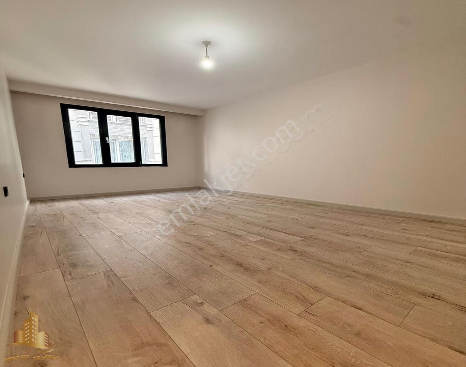 Akçaburgaz Lokasyonda Lüks Tasarımlı 3+1 Satılık Daire - Görsel 20