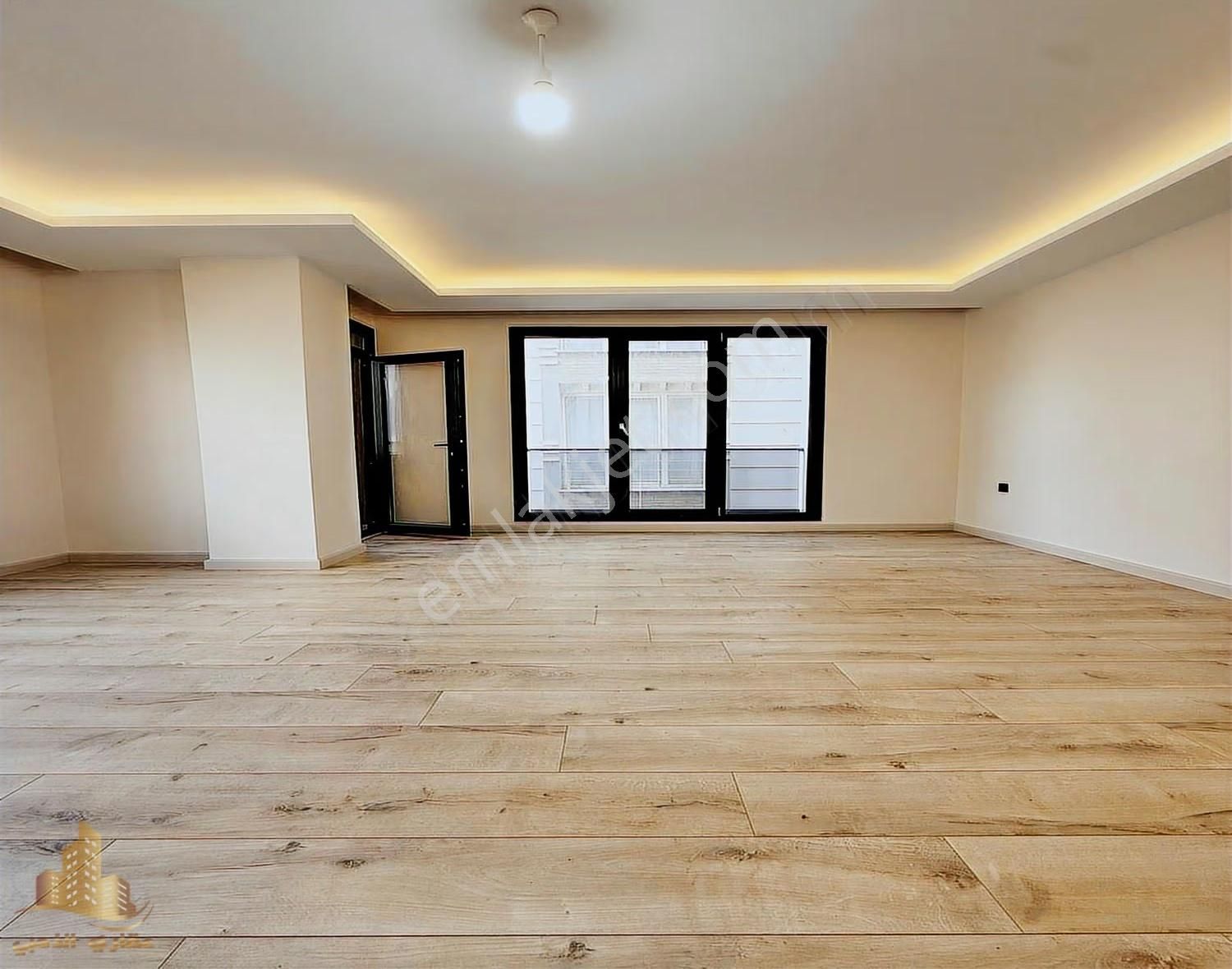 Akçaburgaz Lokasyonda Lüks Tasarımlı 3+1 Satılık Daire - Görsel 3