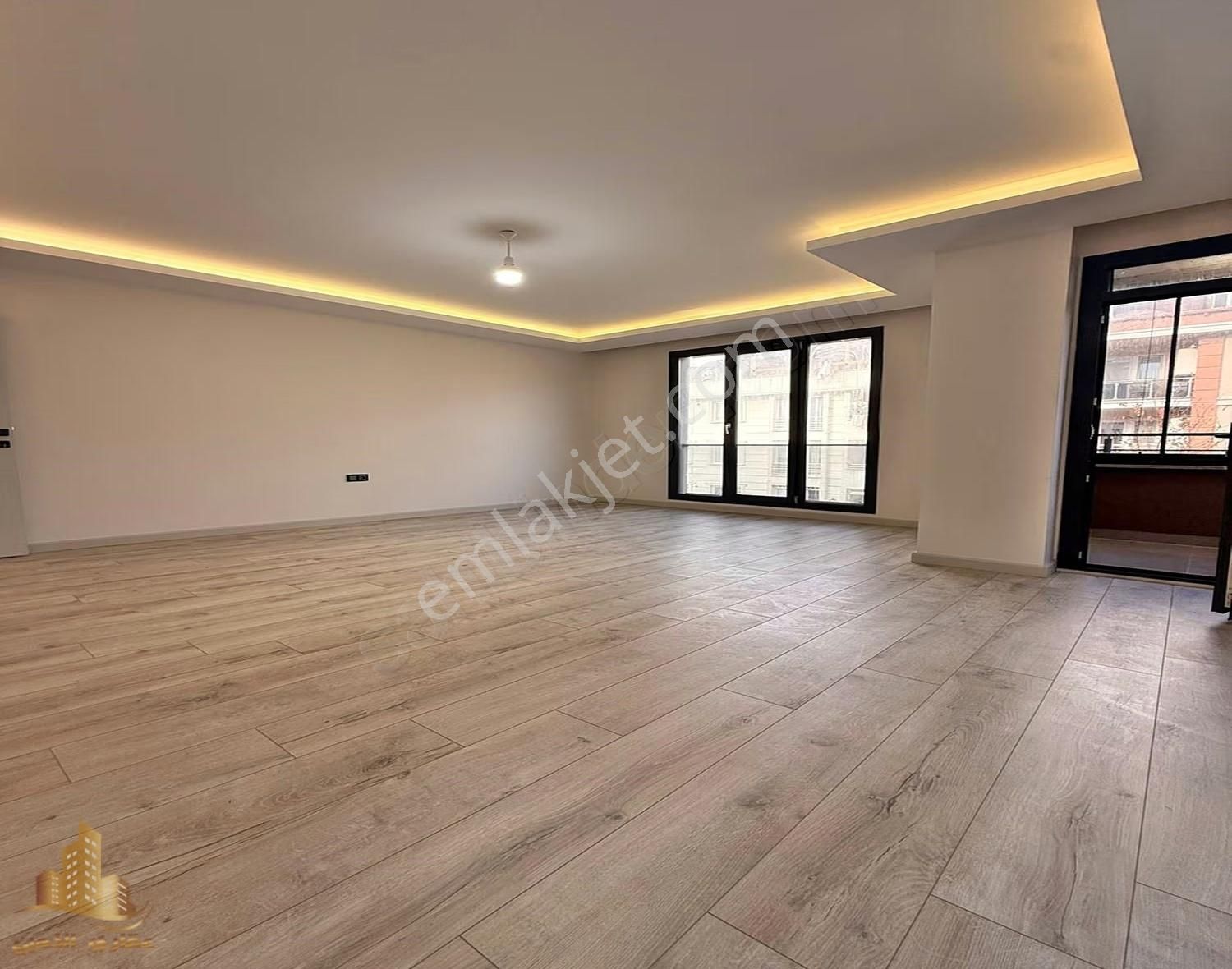 Akçaburgaz Lokasyonda Lüks Tasarımlı 3+1 Satılık Daire - Görsel 16