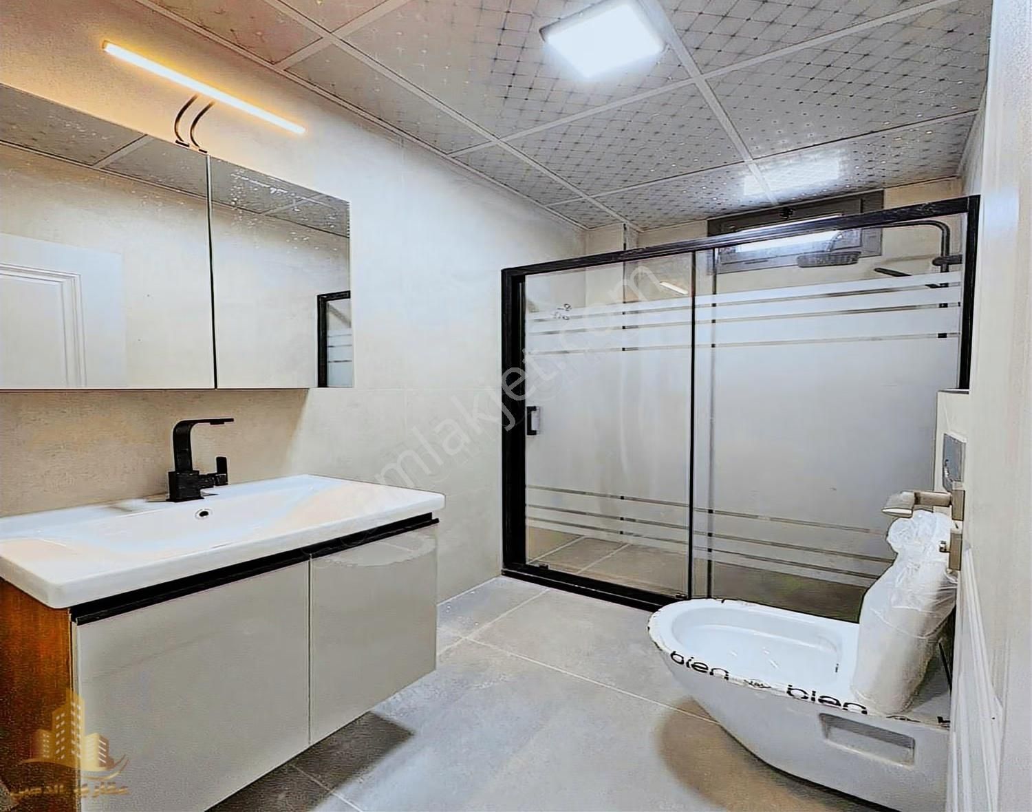 Bahçeşehire Komşu Lokasyonda Lüks Tasarımlı 2+1 Bahçeli Daire - Görsel 4