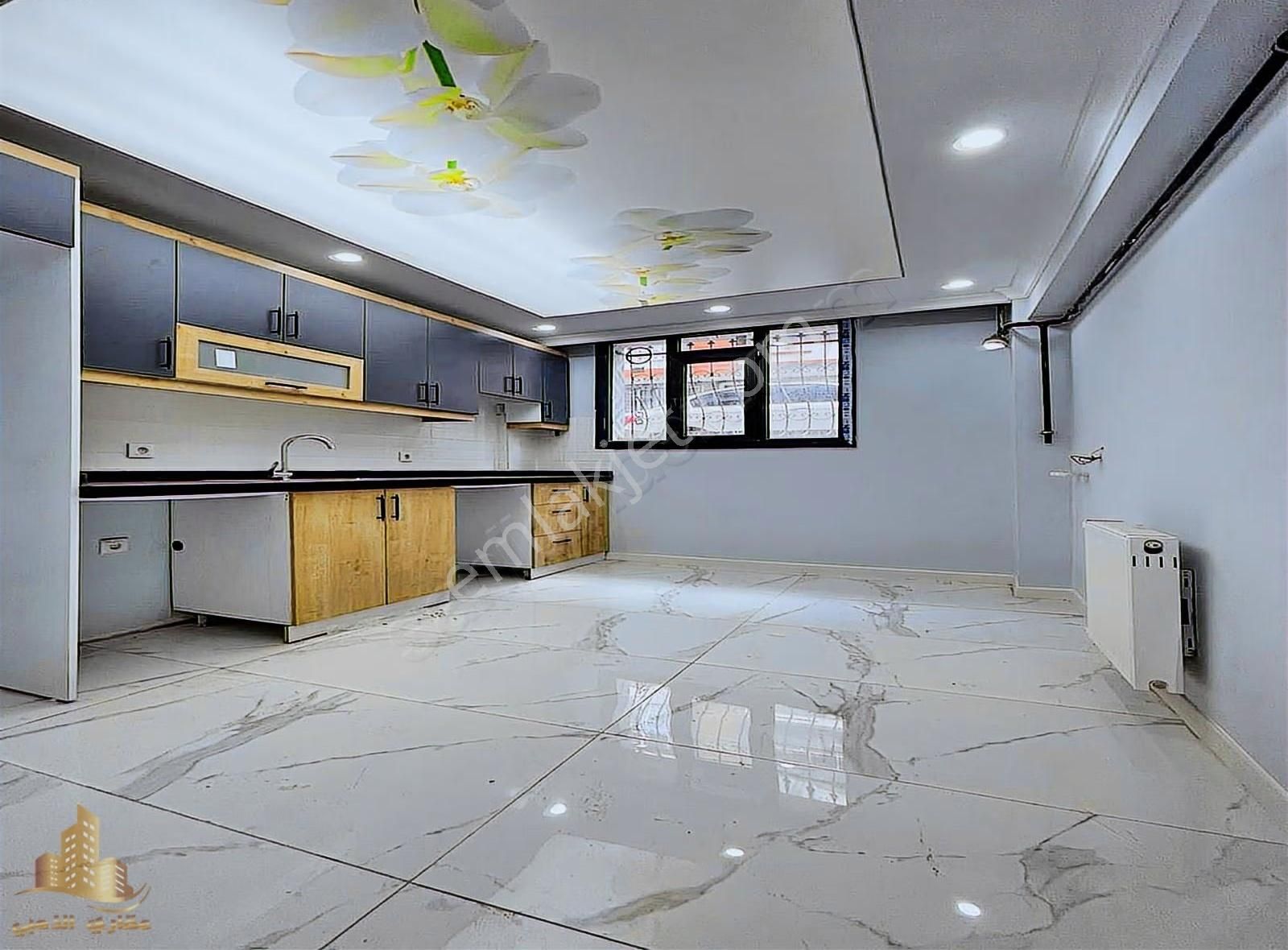 Bahçeşehire Komşu Lokasyonda Lüks Tasarımlı 3+1 Bahçeli Daire