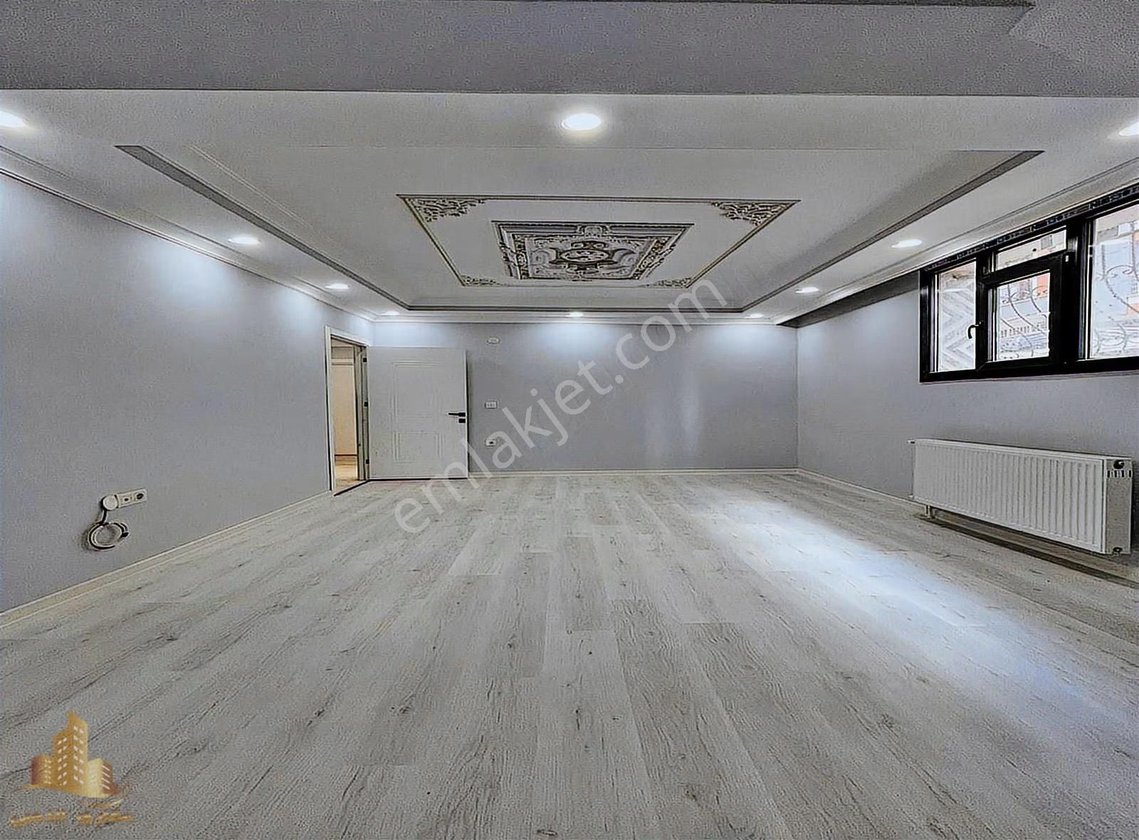 Bahçeşehire Komşu Lokasyonda Lüks Tasarımlı 3+1 Bahçeli Daire - Görsel 3