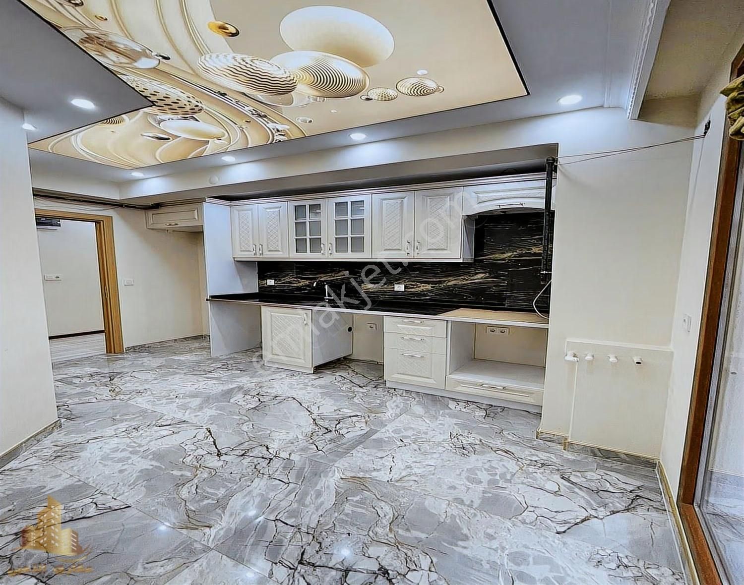 Bahçeşehire Komşu Lokasyonda Lüks Tasarımlı 2+1 Balkonlu Daire - Görsel 10