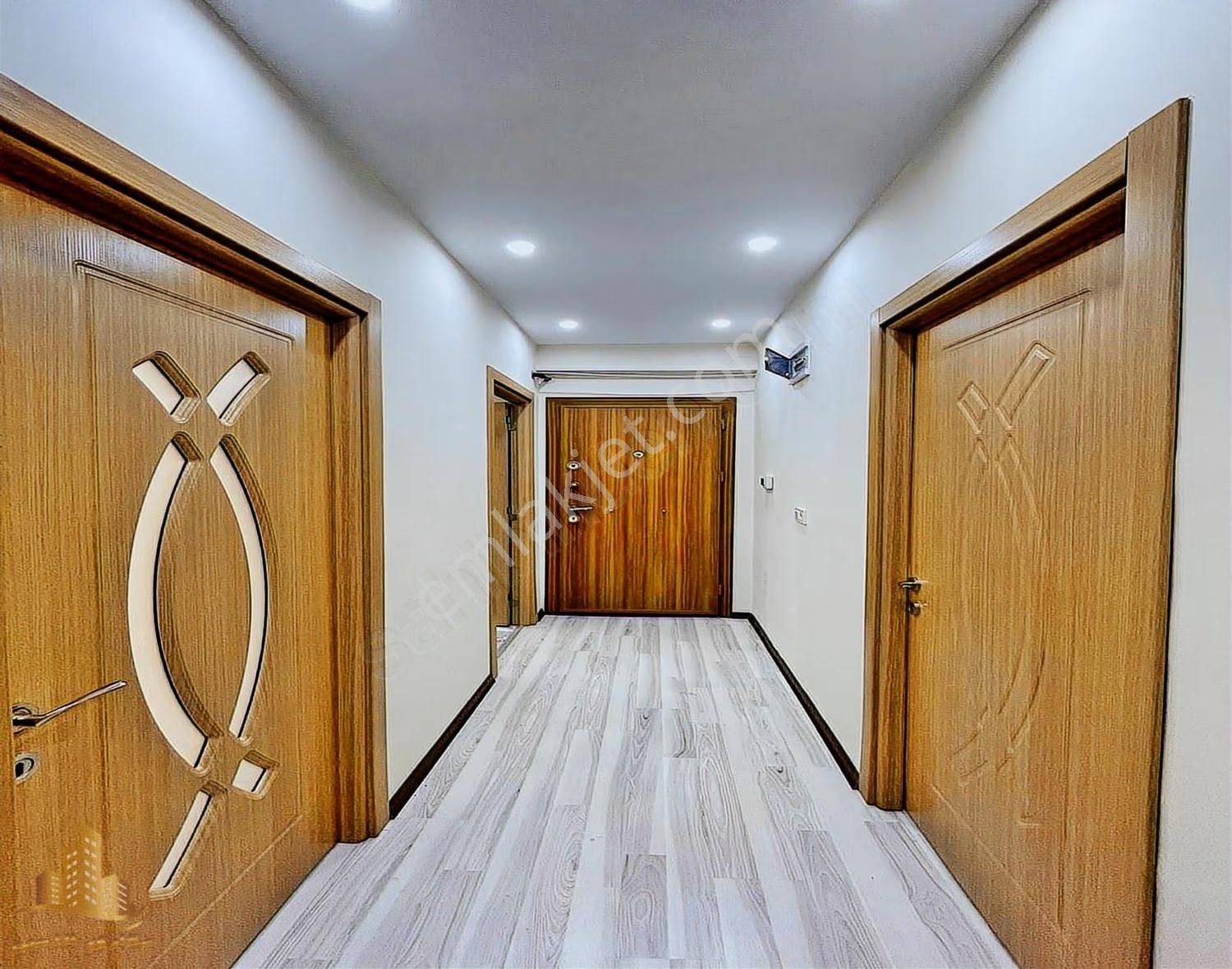 Bahçeşehire Komşu Lokasyonda Lüks Tasarımlı 2+1 Balkonlu Daire - Görsel 17