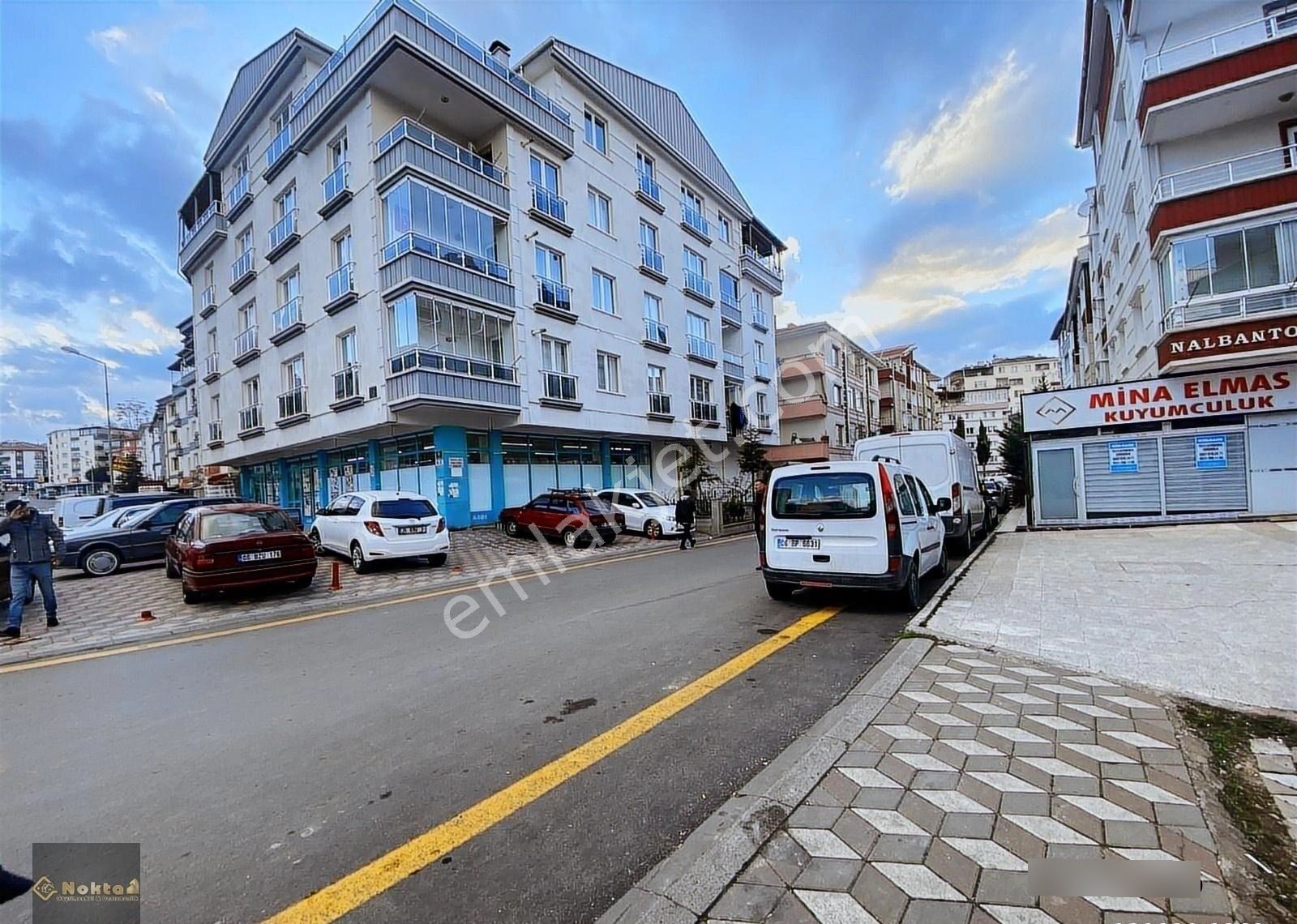 Etimesgut K.karabekirde Cadde Cephe 120m2 Bacalı Kiralık Dükkan