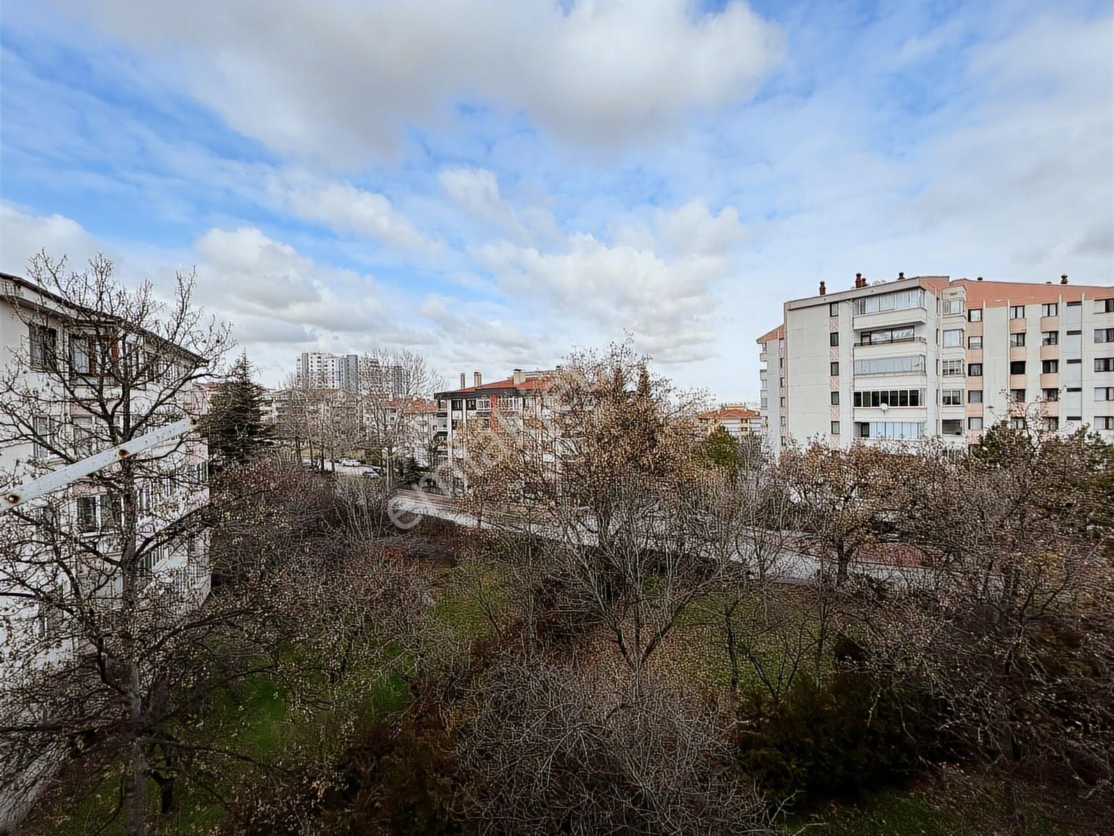 Çankaya Ümitköy Sitesinde 3.katta Yapılı Kiralık 3+1 Daire - Görsel 19