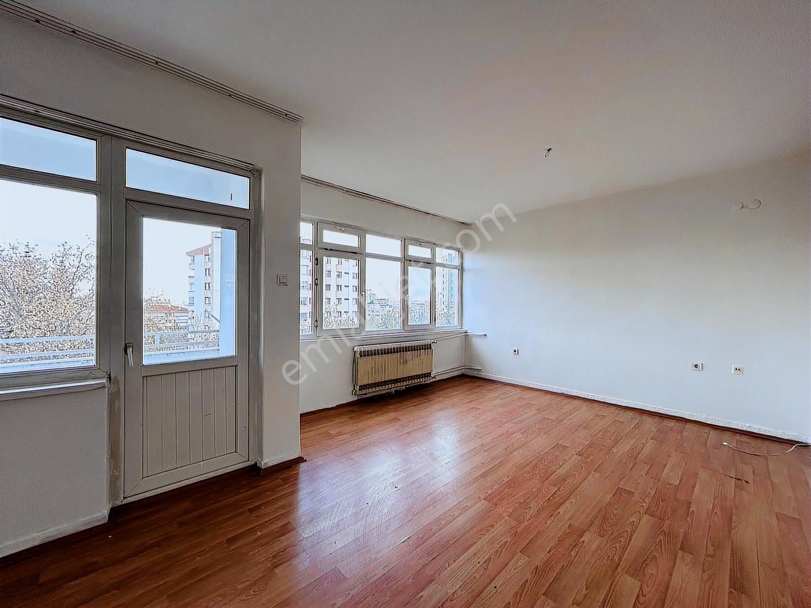 Çankaya Ümitköy Sitesinde 3.katta Yapılı Kiralık 3+1 Daire - Görsel 18