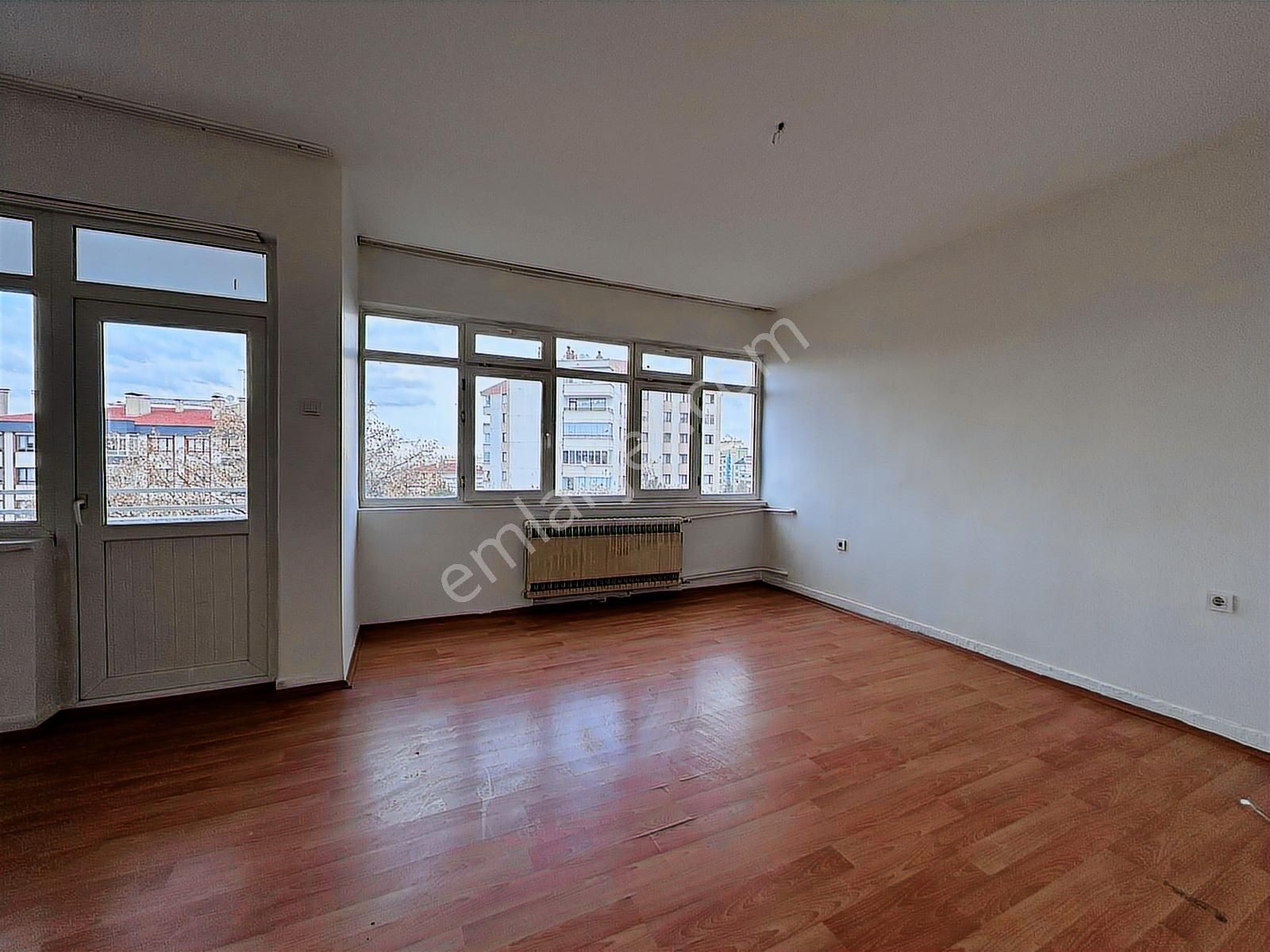 Çankaya Ümitköy Sitesinde 3.katta Yapılı Kiralık 3+1 Daire - Görsel 10