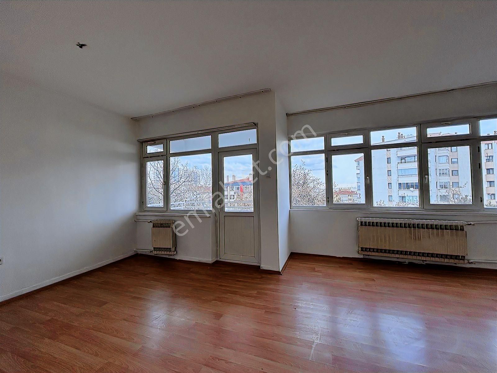 Çankaya Ümitköy Sitesinde 3.katta Yapılı Kiralık 3+1 Daire - Görsel 16