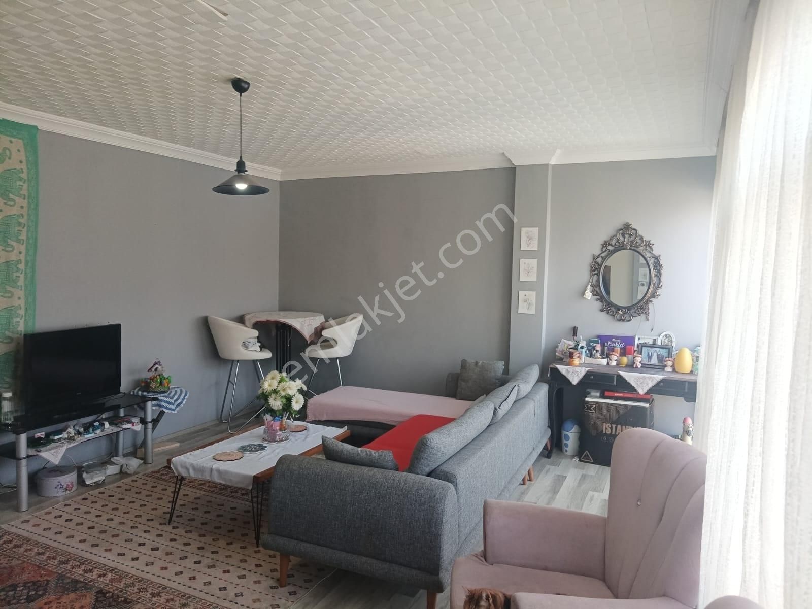 Valide Atik'de Geniş Ve Bakımlı 2+1 Kiralık Daire - Görsel 2