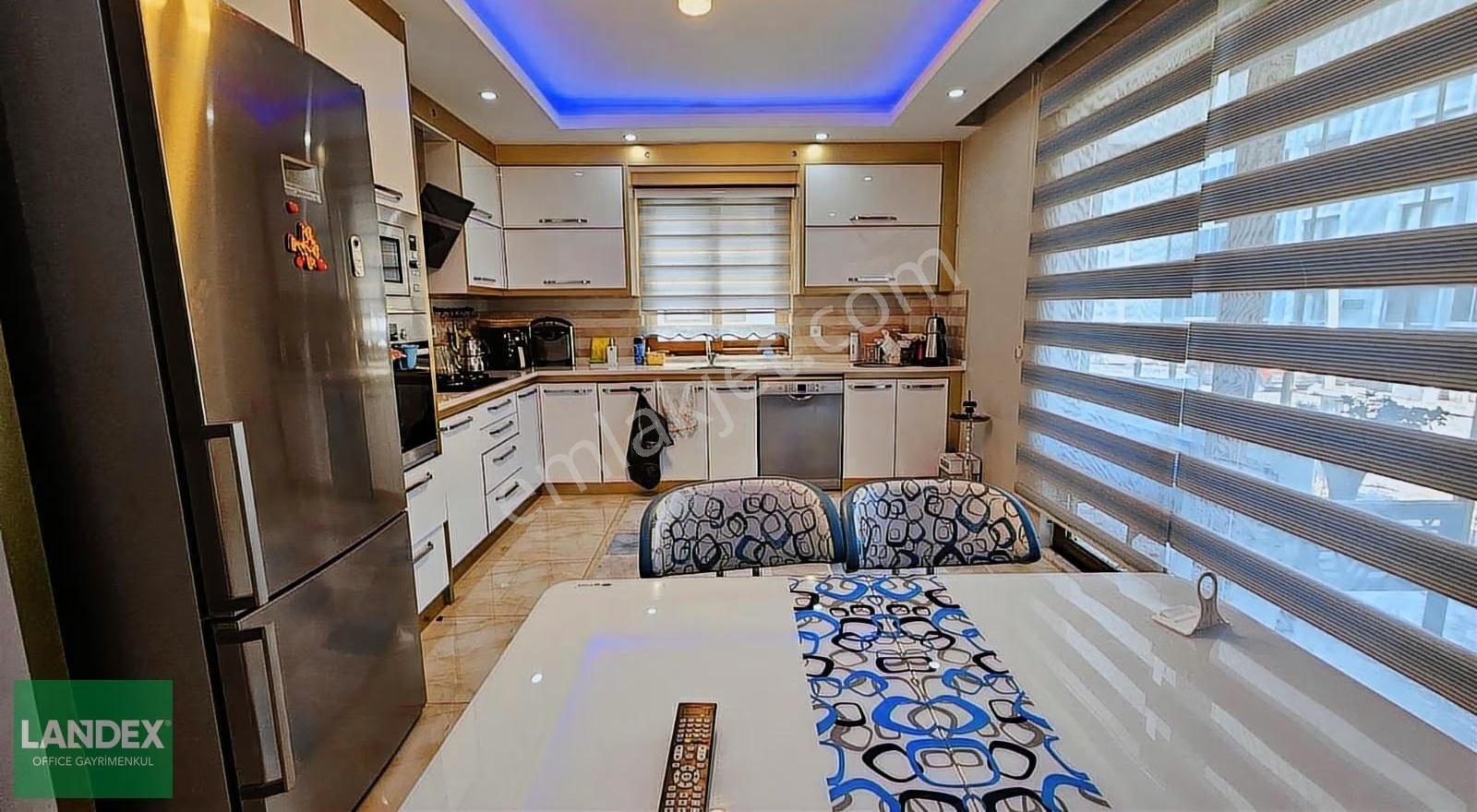 Çakmak'ta Ultra Geniş 3+1 Ebeveyn Banyolu Kapalı Otoparklı Daire