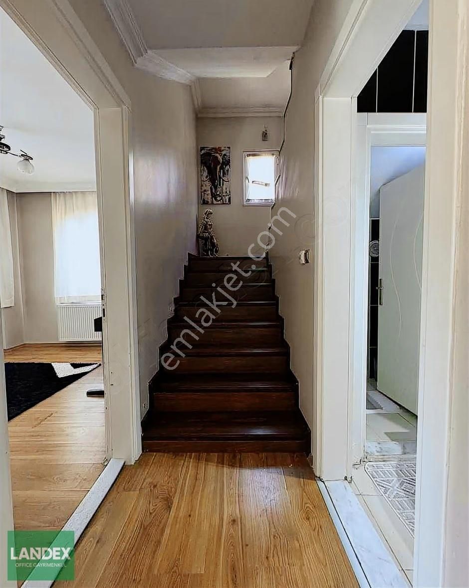 Şemikler Mahallesinde Daire Fiyatına Tripleks Villa Özel Bahçe - Görsel 16