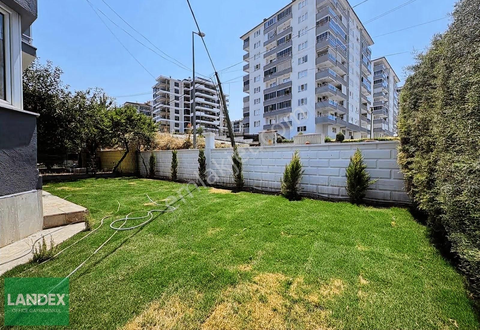 Şemikler Mahallesinde Daire Fiyatına Tripleks Villa Özel Bahçe - Görsel 5