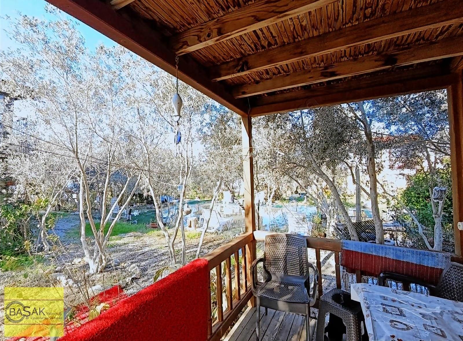 Başak'tan Havuzlu Bahçe İçerisinde Alt Ve Üst Kat Seçenekli - Görsel 23