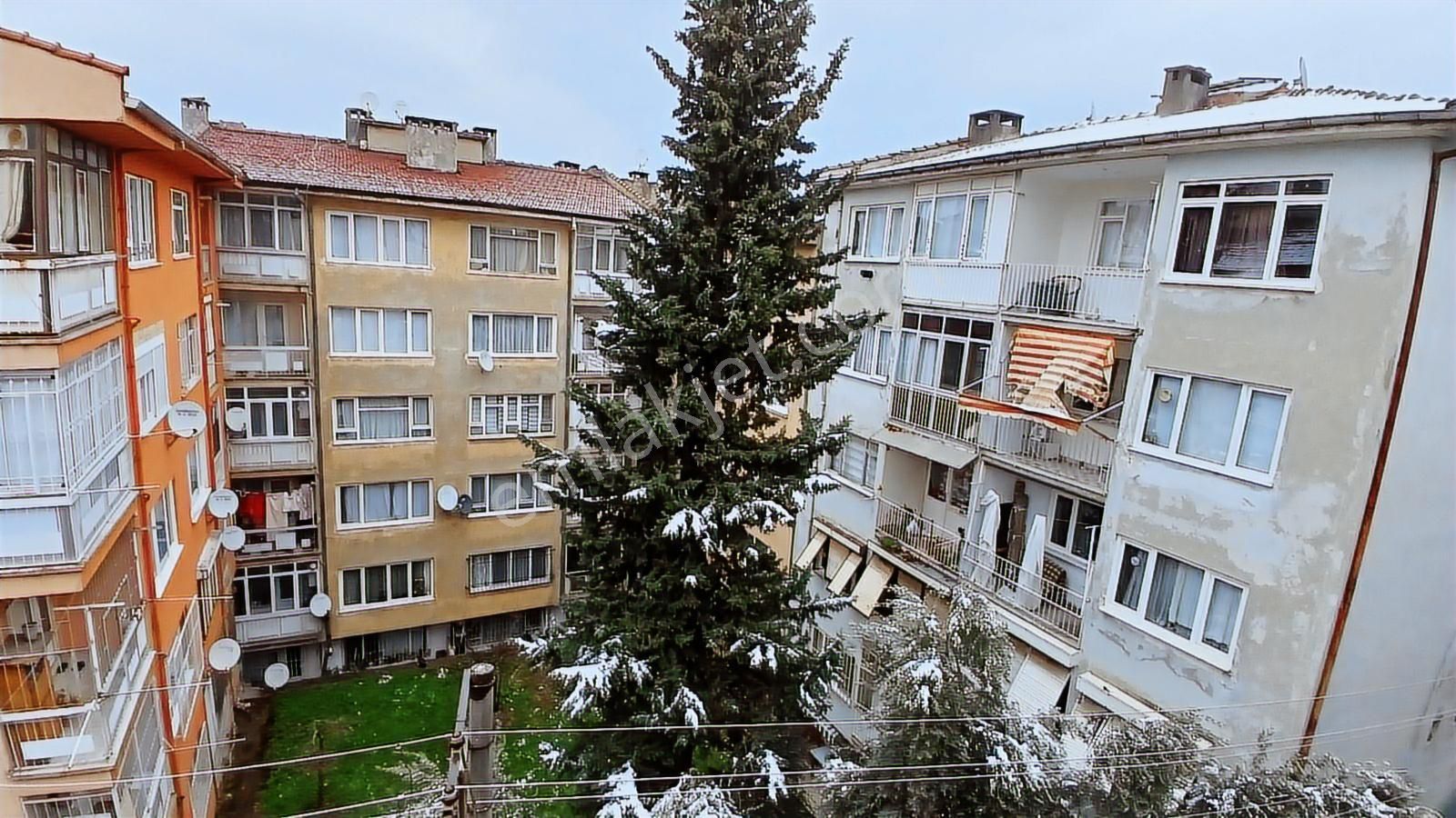 Rw Land Gayrimenkul'den Altıparmakta 2+1 Kiralık Daire