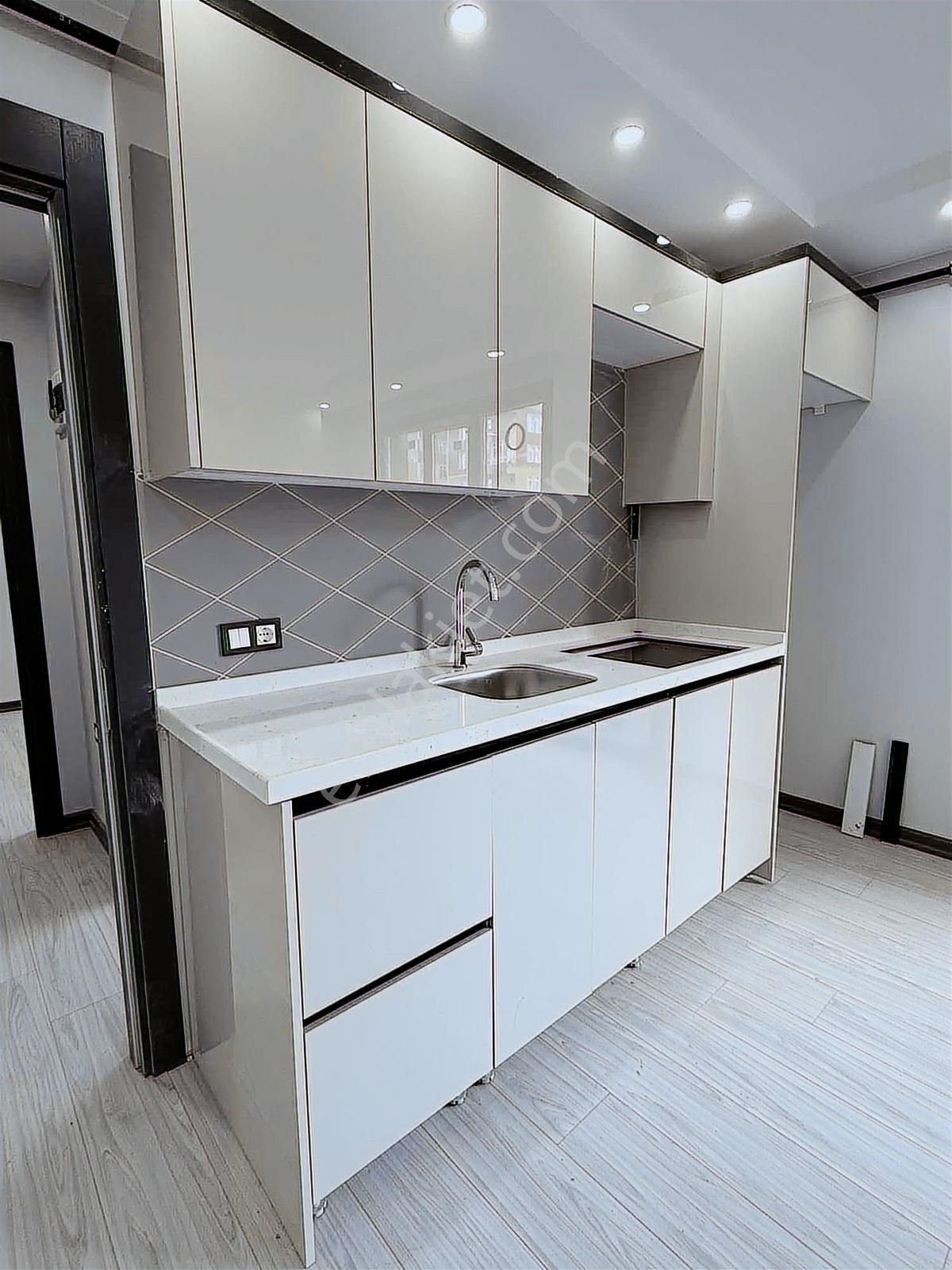 Onay 'dan Çerkezköy Merkez Çarşıda Plaza İçinde 1+1 Daire-ofis - Görsel 3