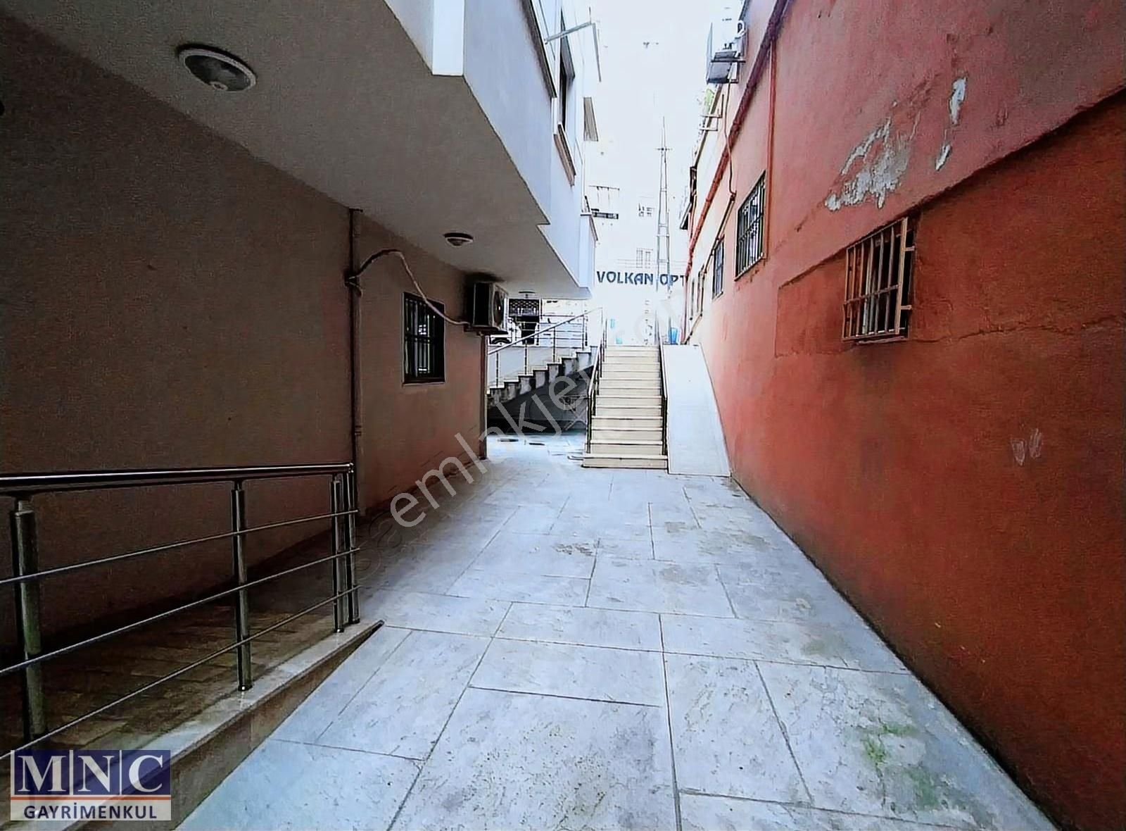 Küçükyalı Atatürk Cad. Marmaraya 5 Dak.kapalı Otopark Eşyalı 1+1 - Görsel 4