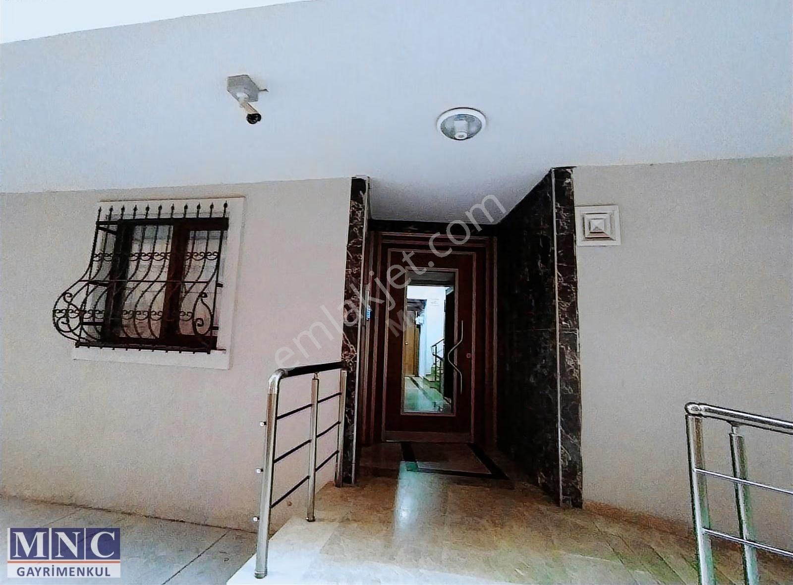 Küçükyalı Atatürk Cad. Marmaraya 5 Dak.kapalı Otopark Eşyalı 1+1 - Görsel 3