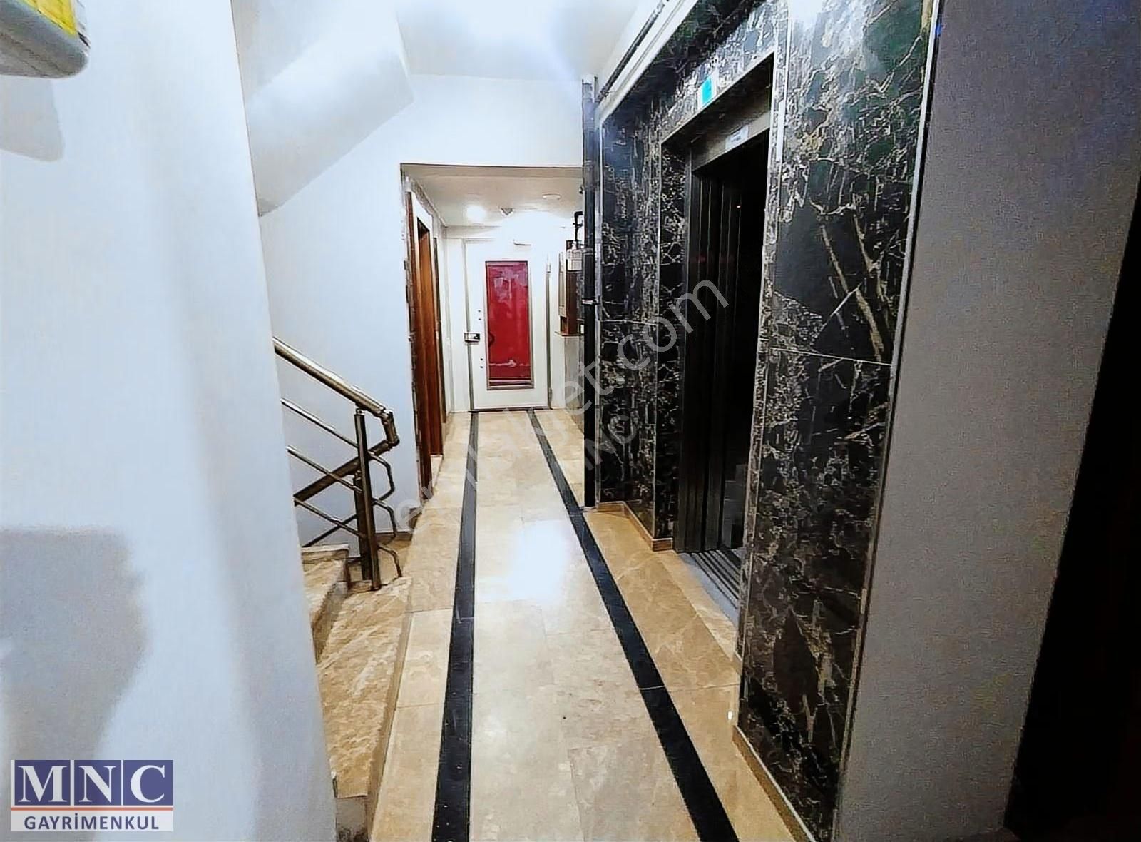 Küçükyalı Atatürk Cad. Marmaraya 5 Dak.kapalı Otopark Eşyalı 1+1 - Görsel 17