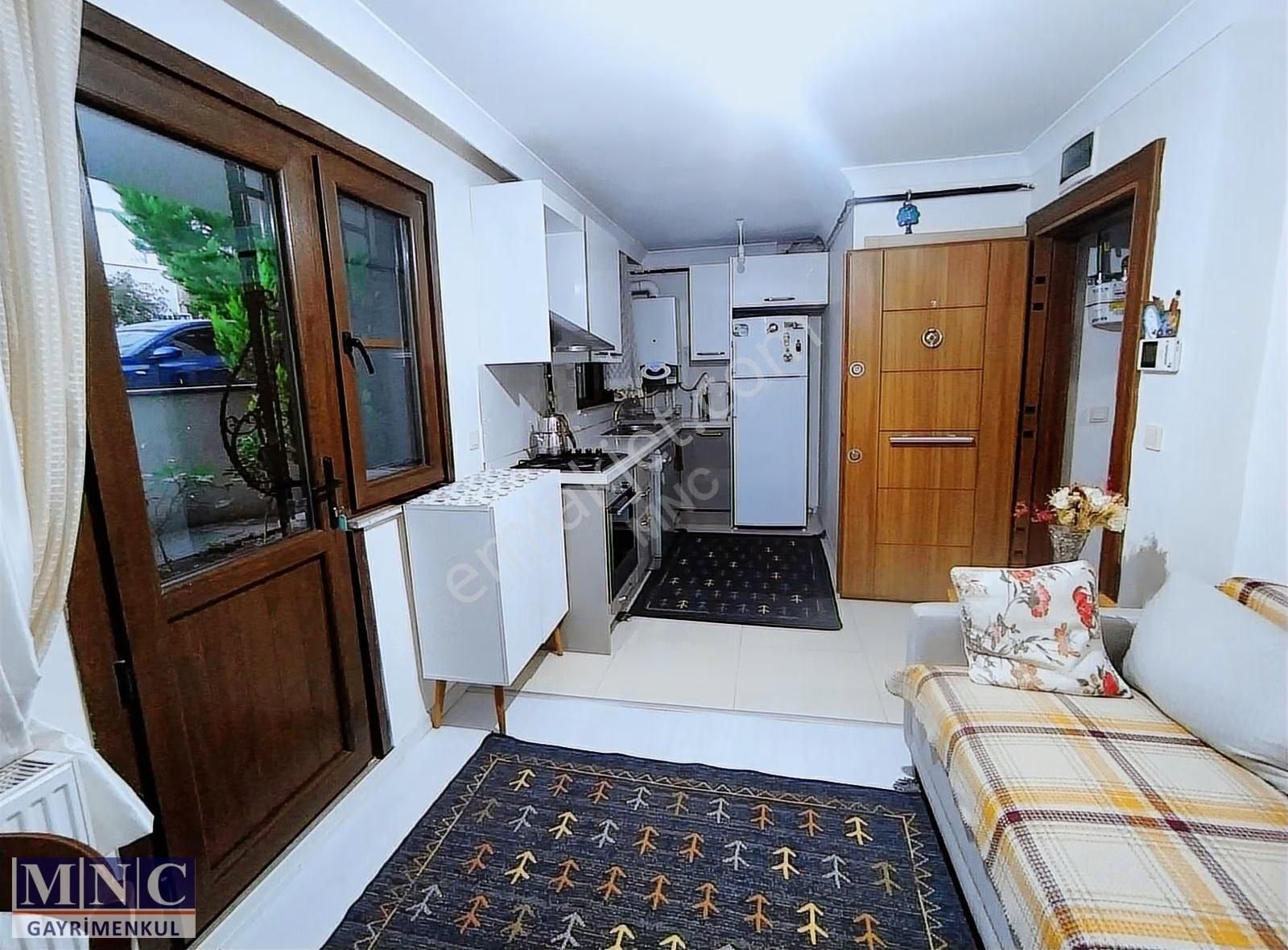 Küçükyalı Atatürk Cad. Marmaraya 5 Dak.kapalı Otopark Eşyalı 1+1 - Görsel 16